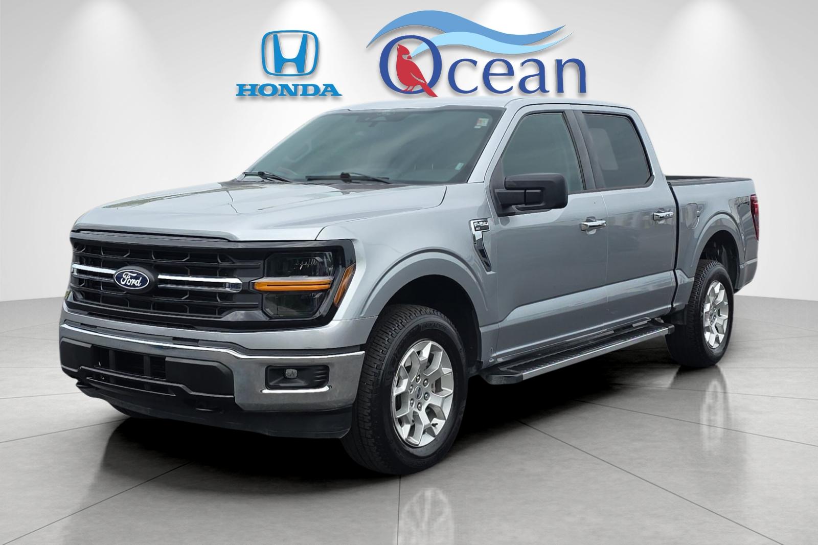 Used 2025 Iconic Silver Metallic Ford XLT image 7