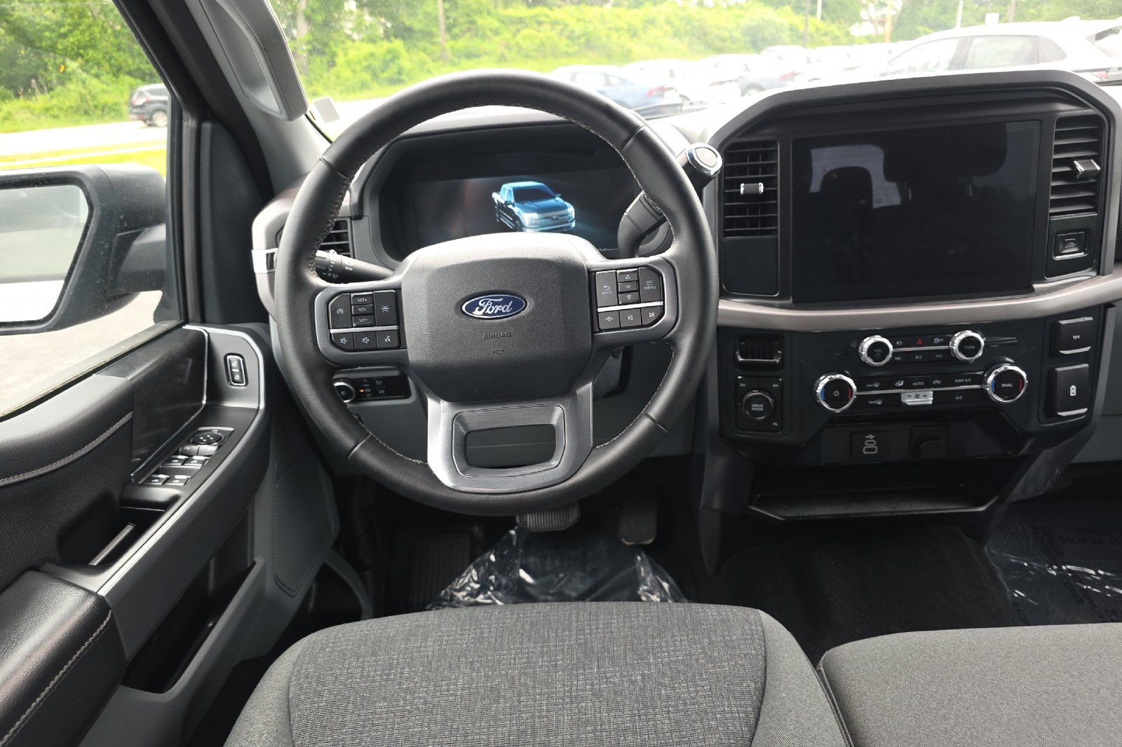 Used 2025 Iconic Silver Metallic Ford XLT image 14