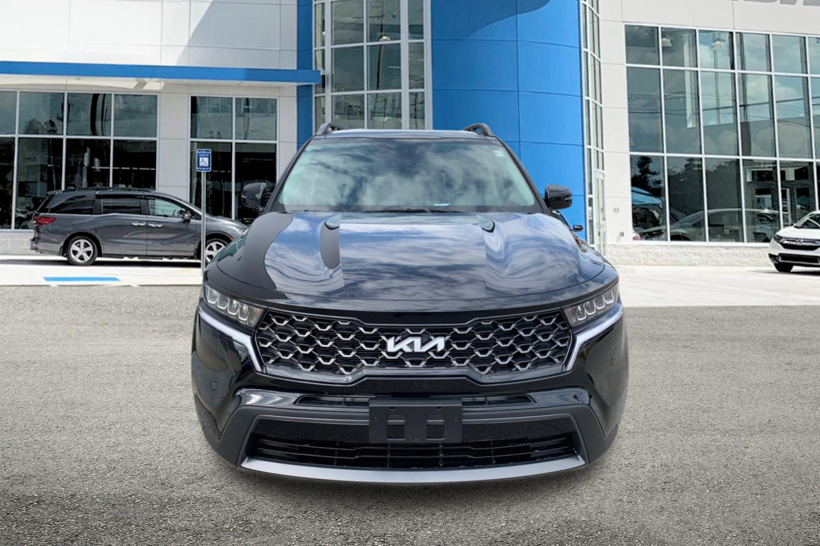 Used 2023 Black Kia X-Line S image 8