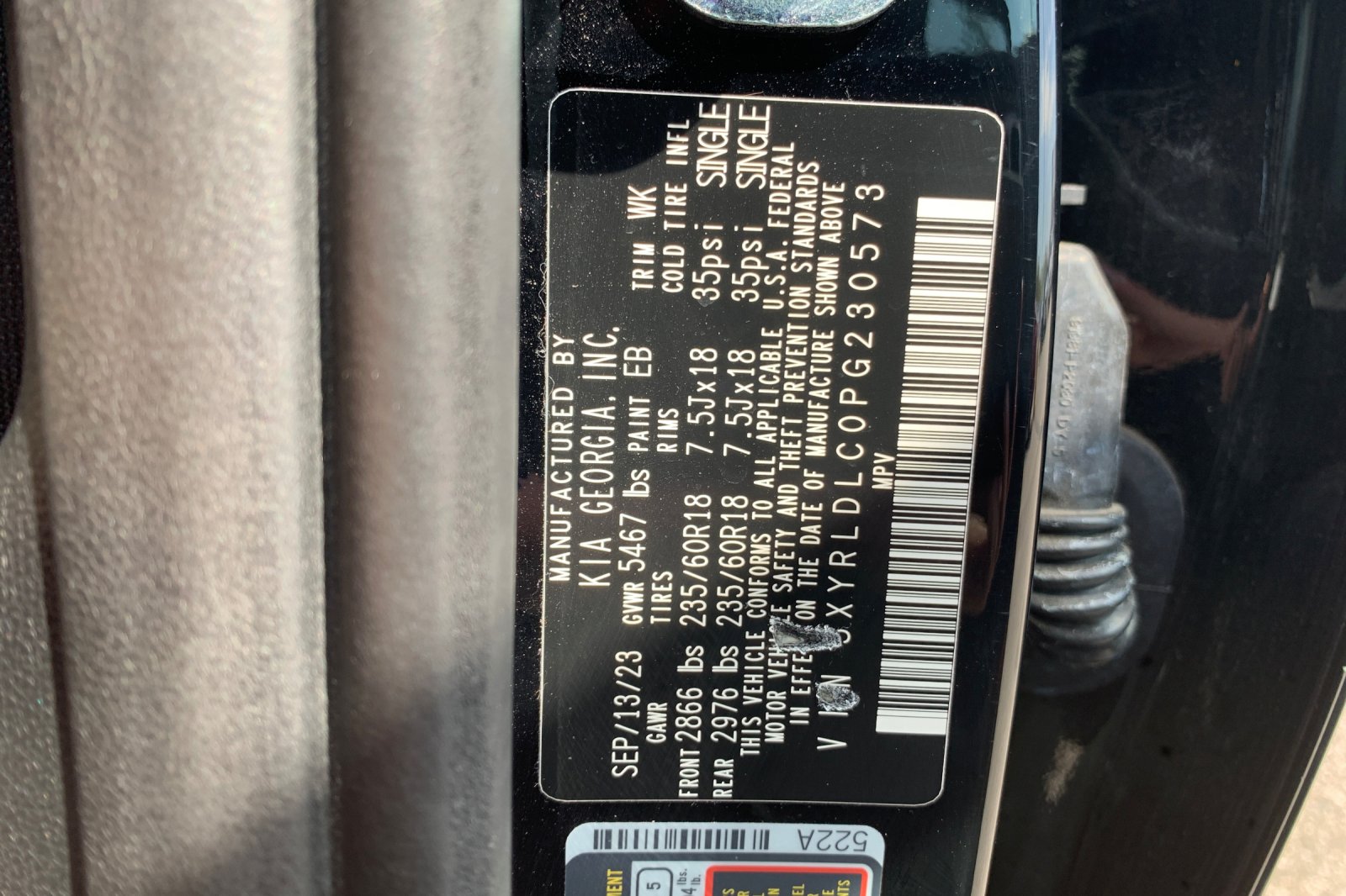 Used 2023 Black Kia X-Line S image 36