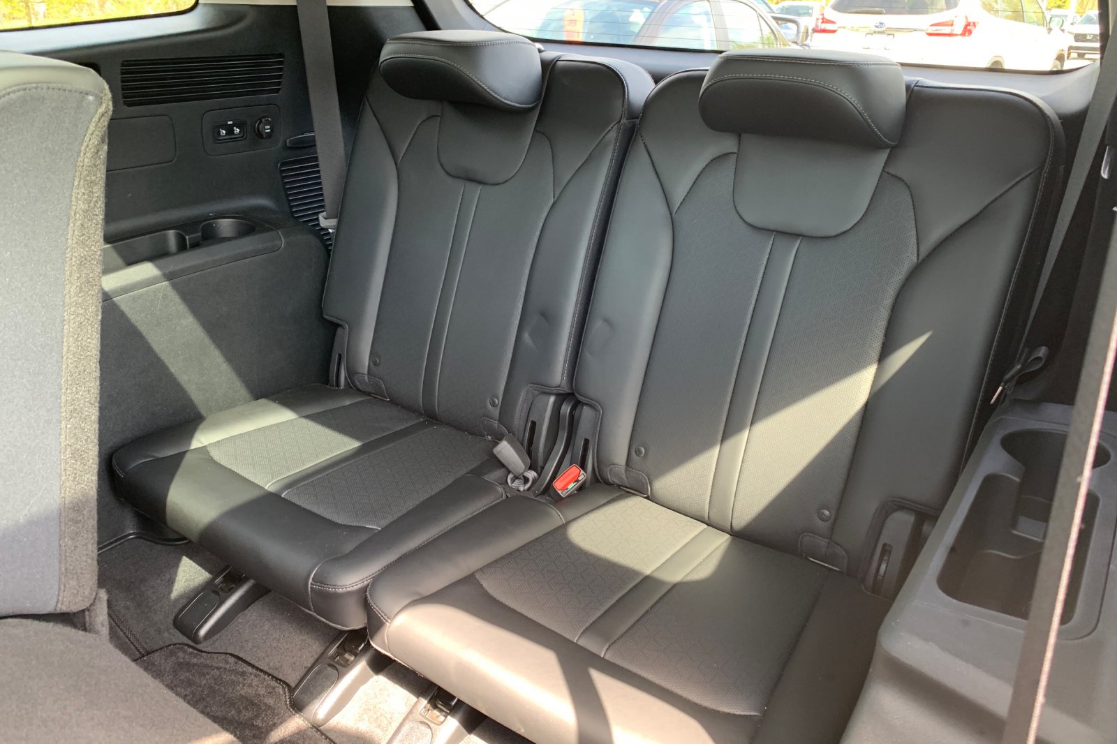 Used 2023 Black Kia X-Line S image 18