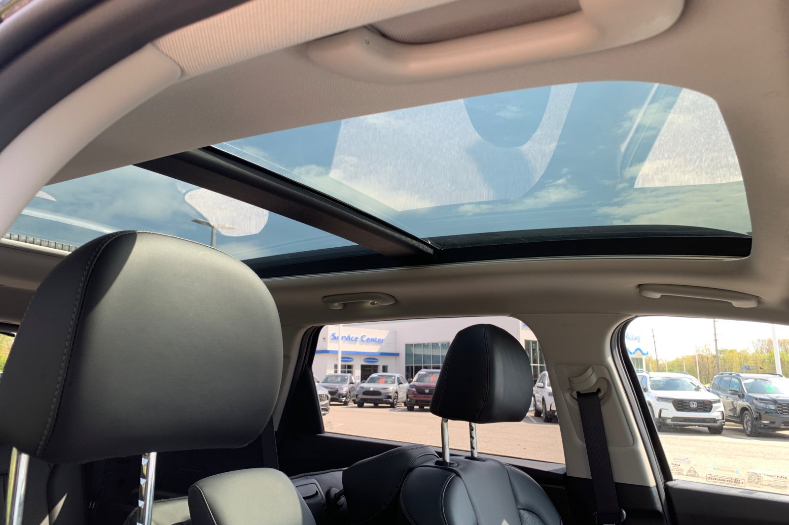 Used 2023 Black Kia X-Line S image 21