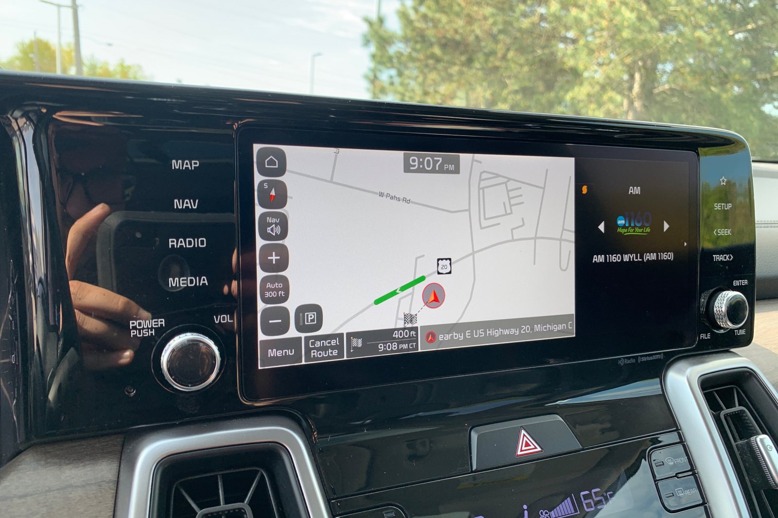 Used 2023 Black Kia X-Line S image 24
