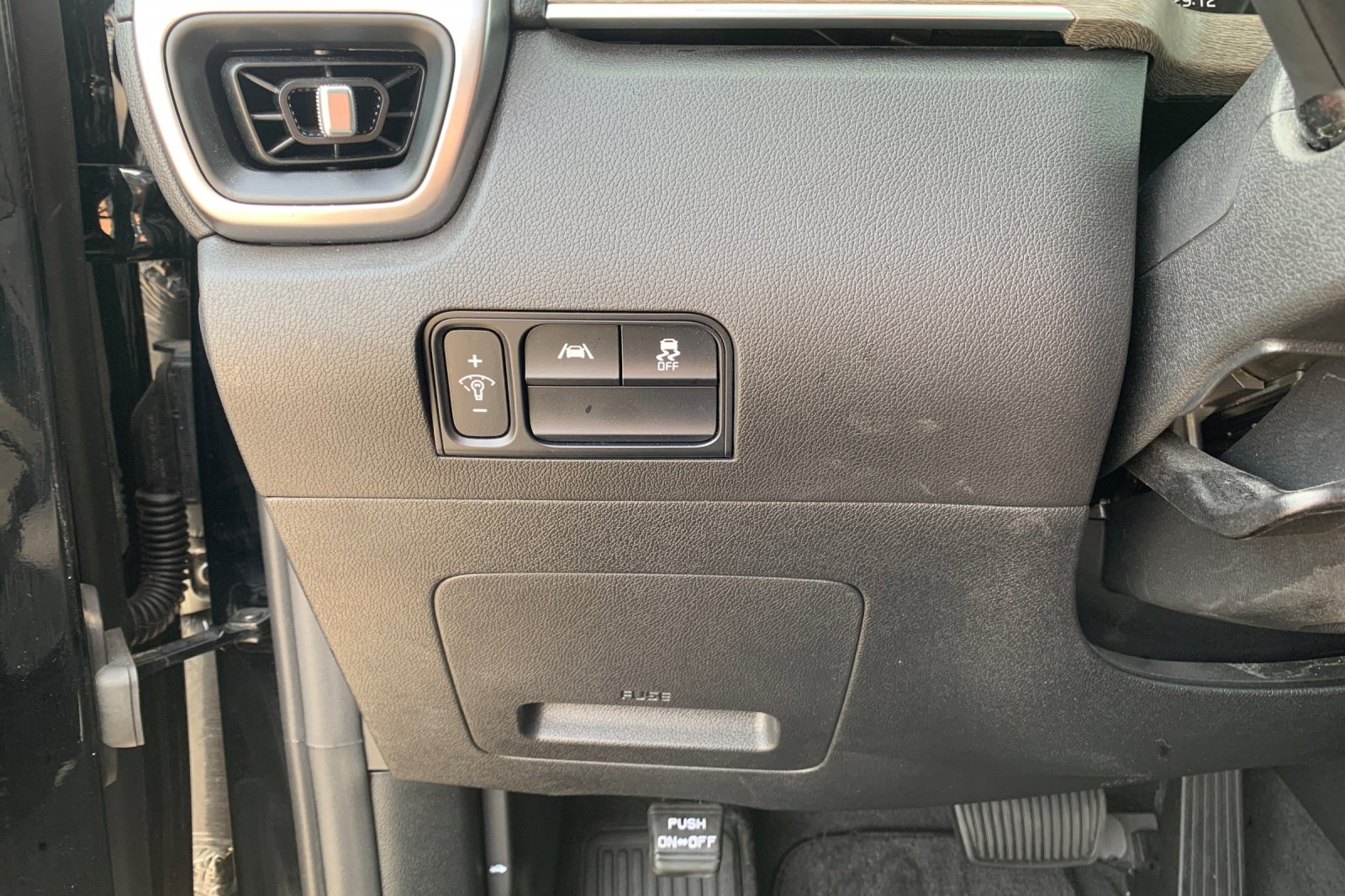 Used 2023 Black Kia X-Line S image 34