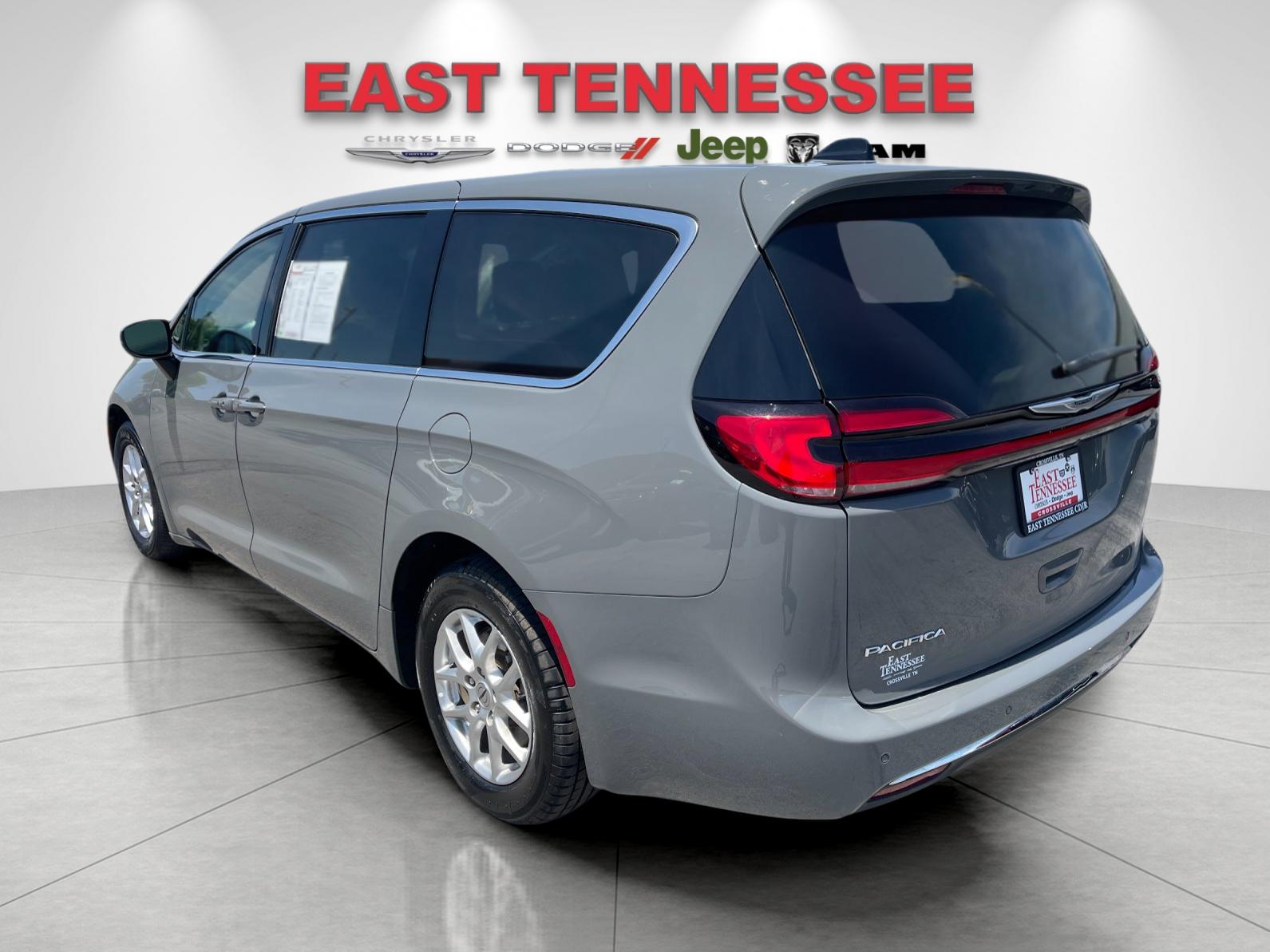 Used 2023 White Chrysler Touring L image 5