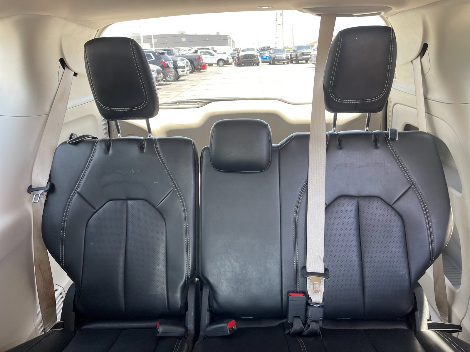 Used 2023 White Chrysler Touring L image 17