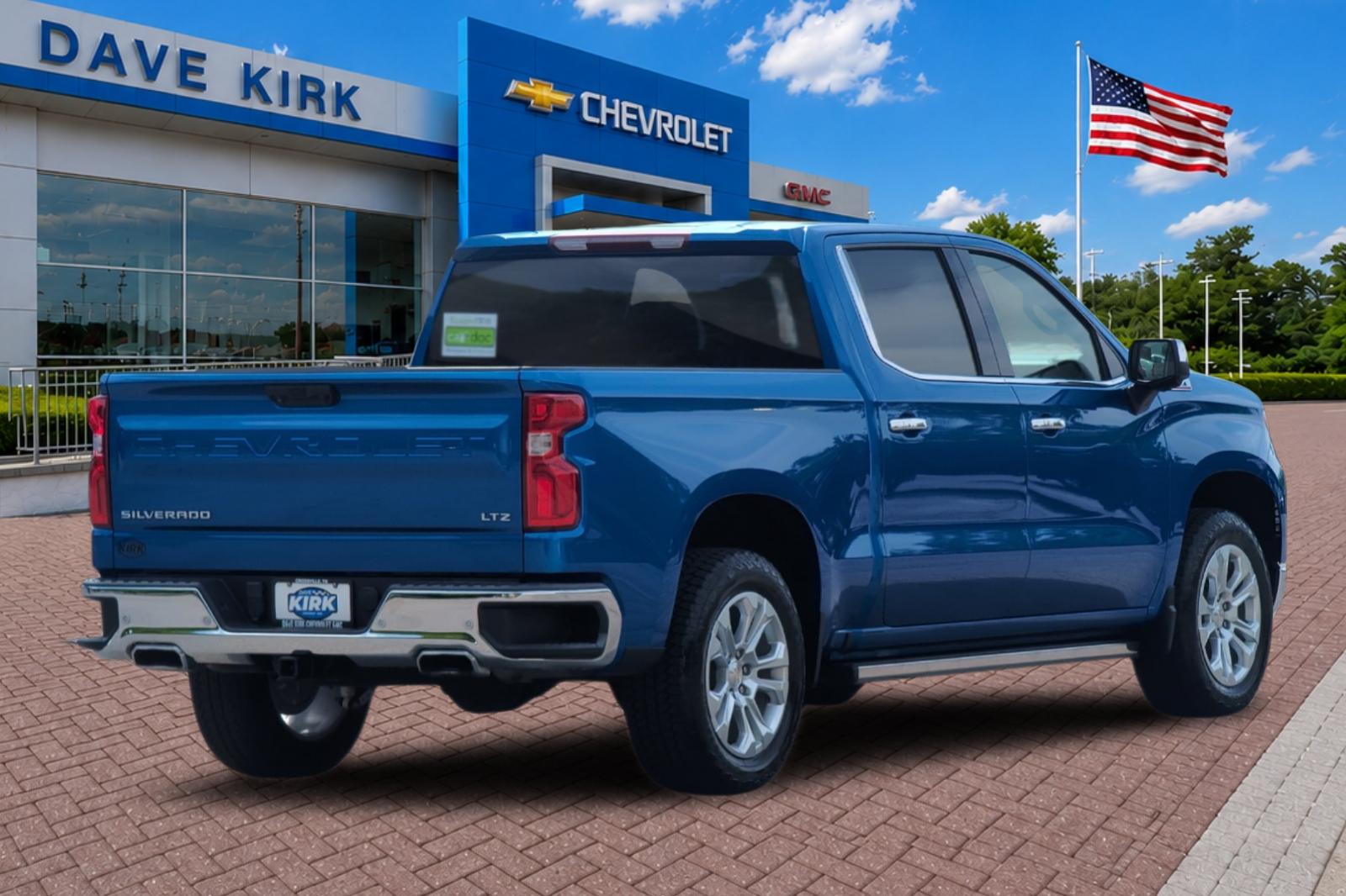 Used 2023 Blue Chevrolet LTZ image 3