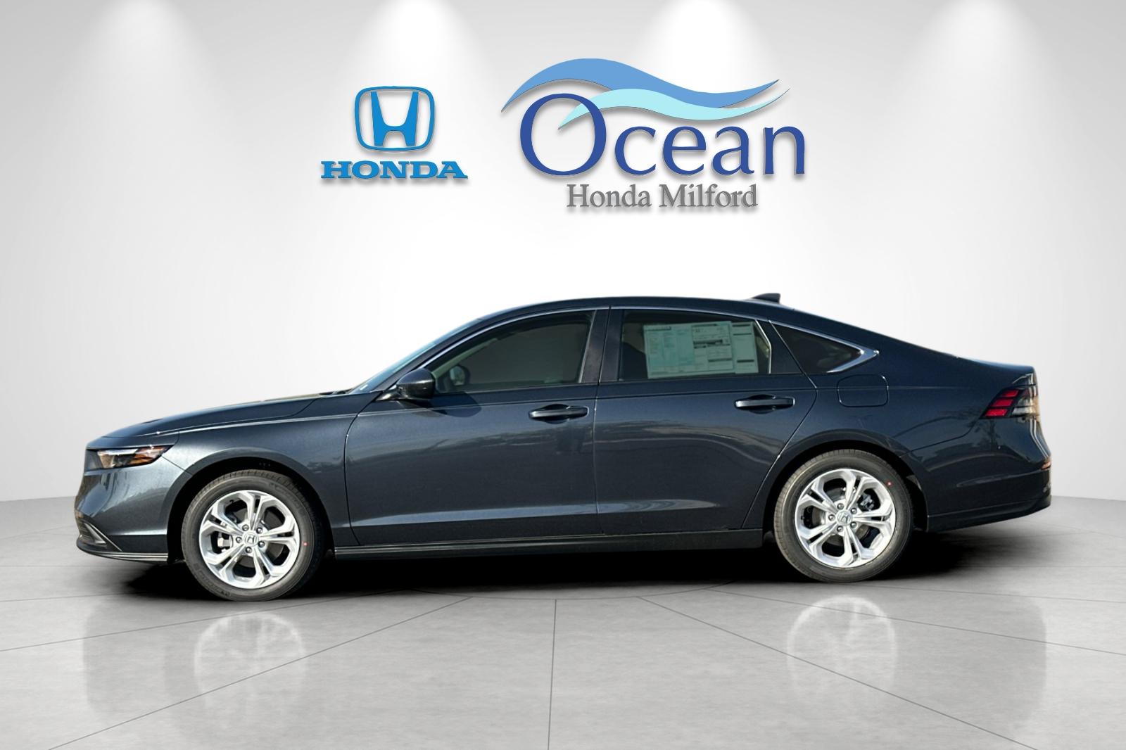 New 2026 Meteorite Gray Metallic Honda LX image 2