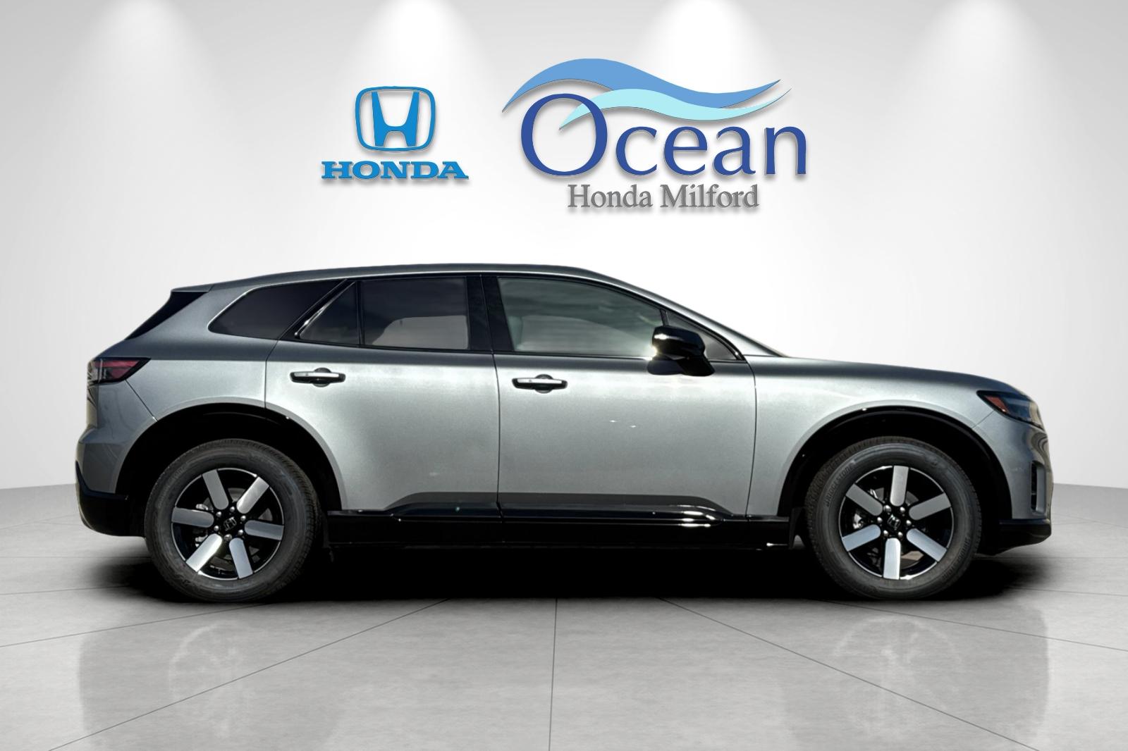 New 2026 Mercury Silver Metallic Honda AWD Touring image 6