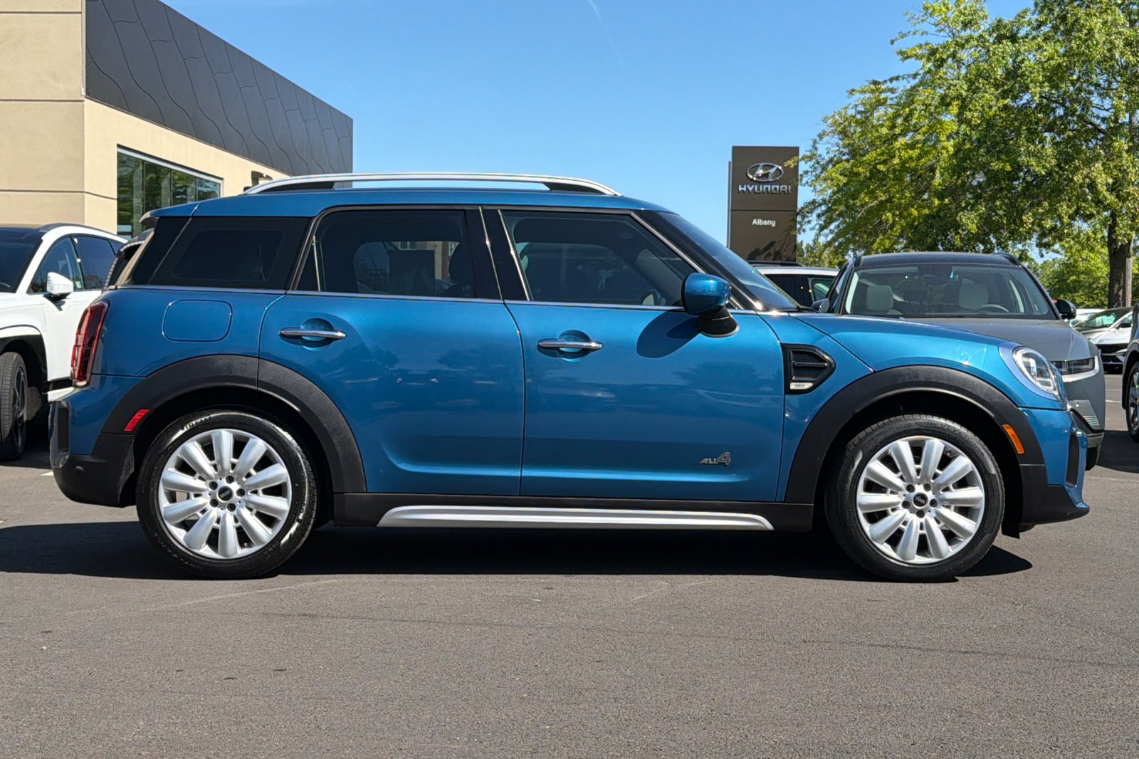 Used 2021 Blue MINI Oxford Edition image 3