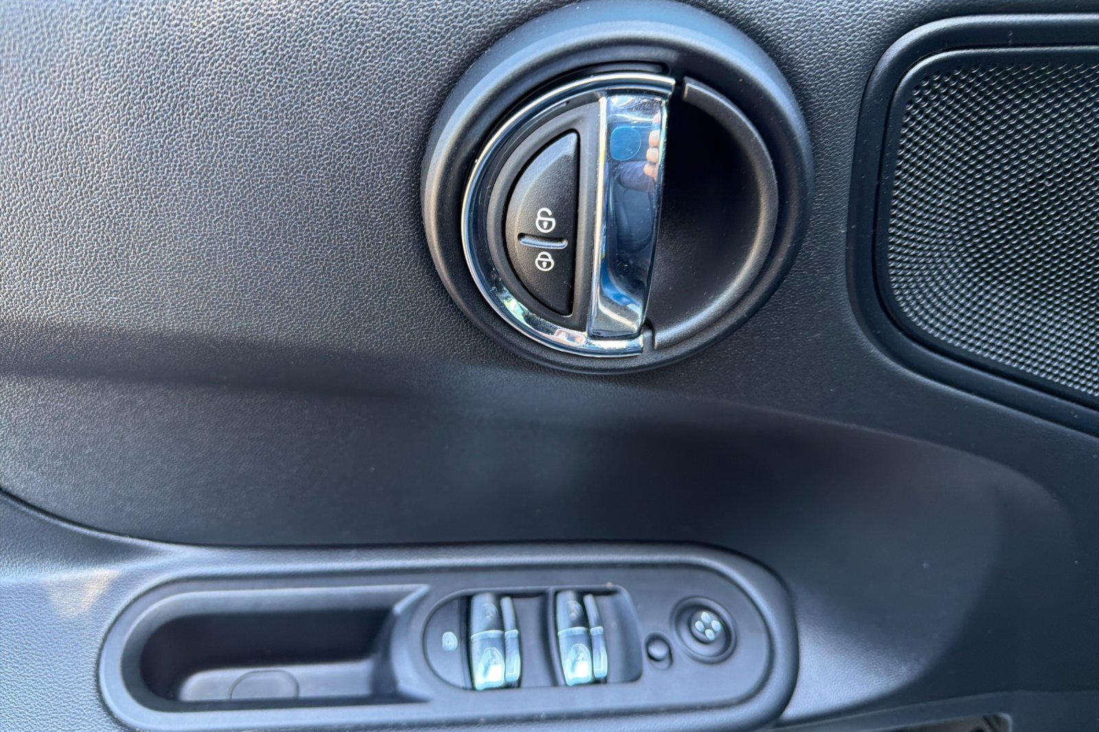 Used 2021 Blue MINI Oxford Edition image 8