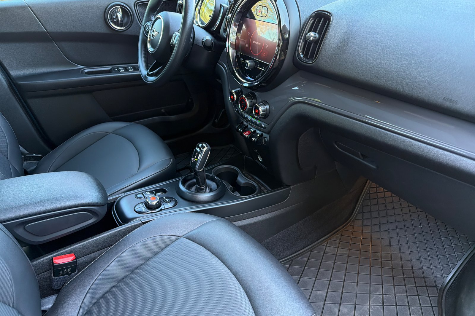 Used 2021 Blue MINI Oxford Edition image 13