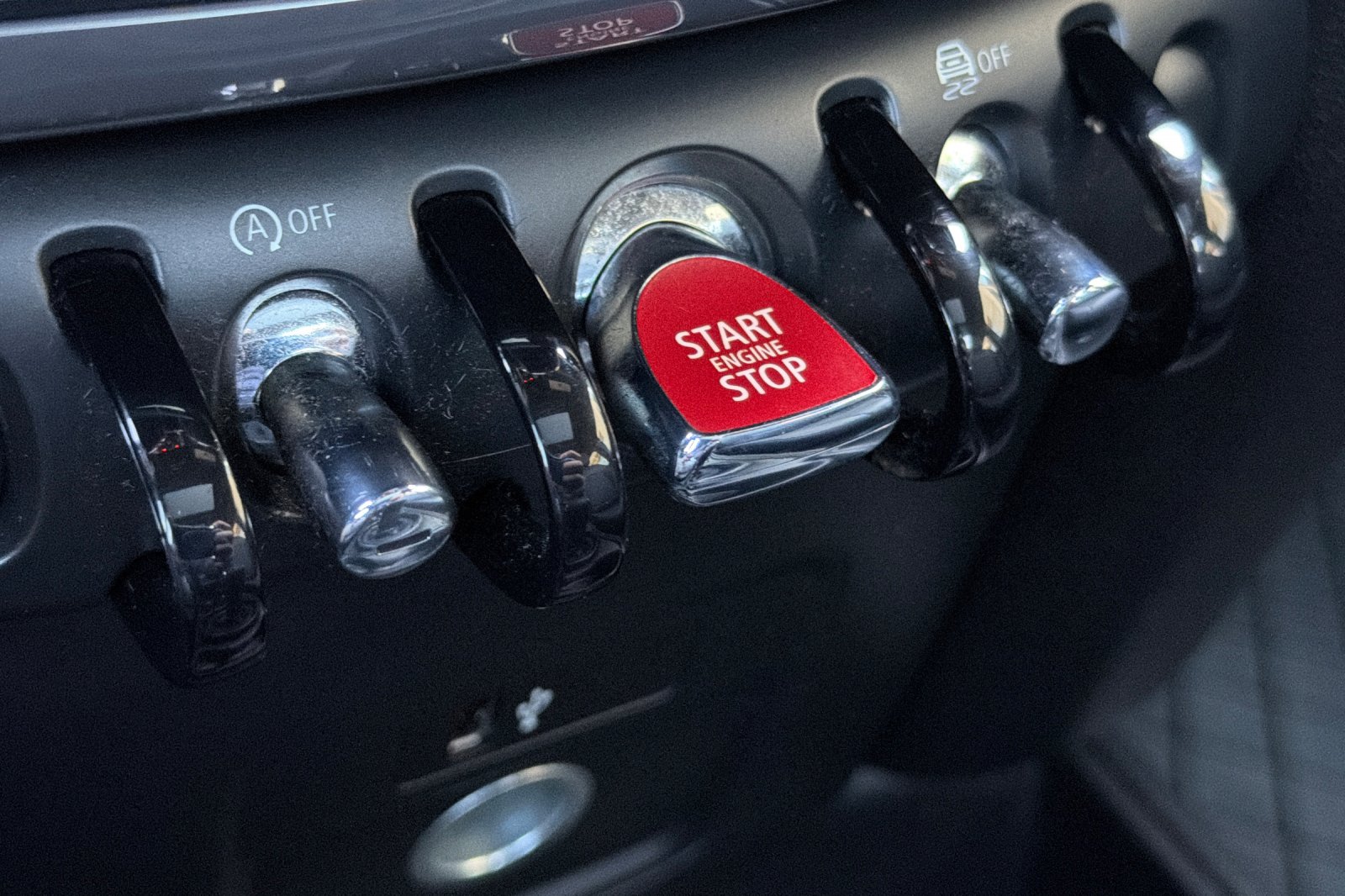 Used 2021 Blue MINI Oxford Edition image 19