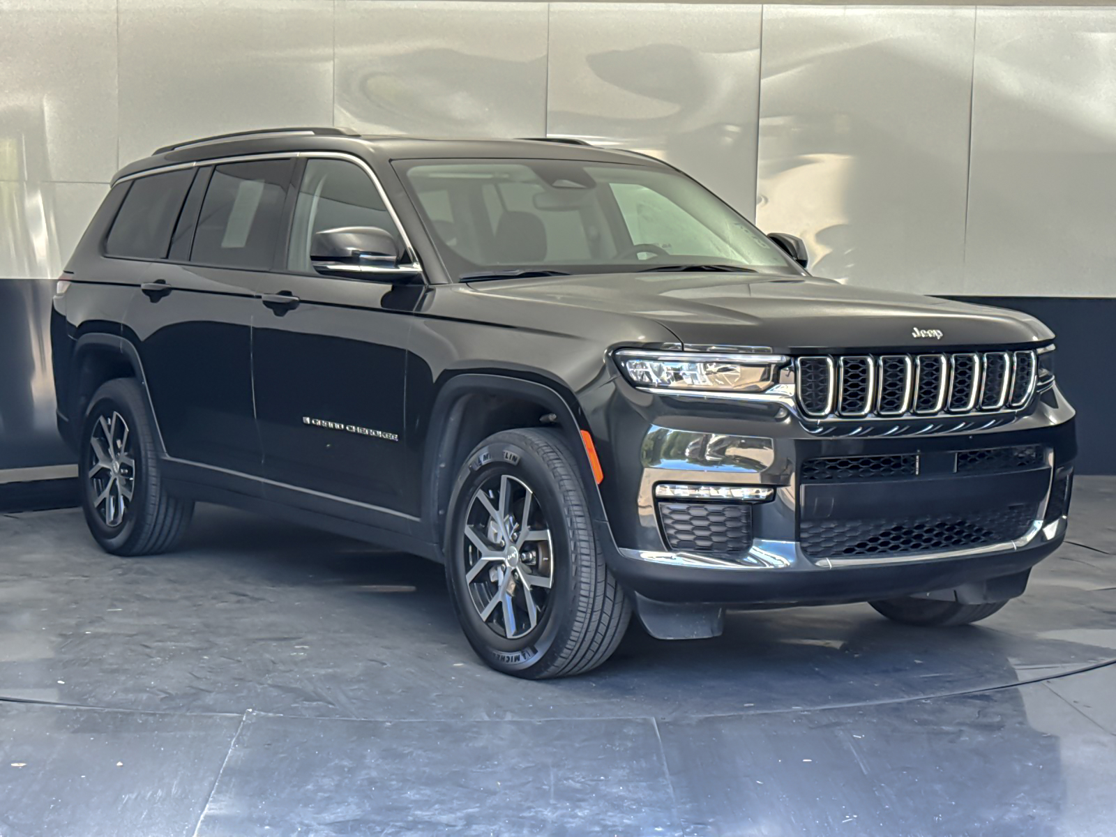 2023 Jeep Grand Cherokee L Limited 4x4's photo