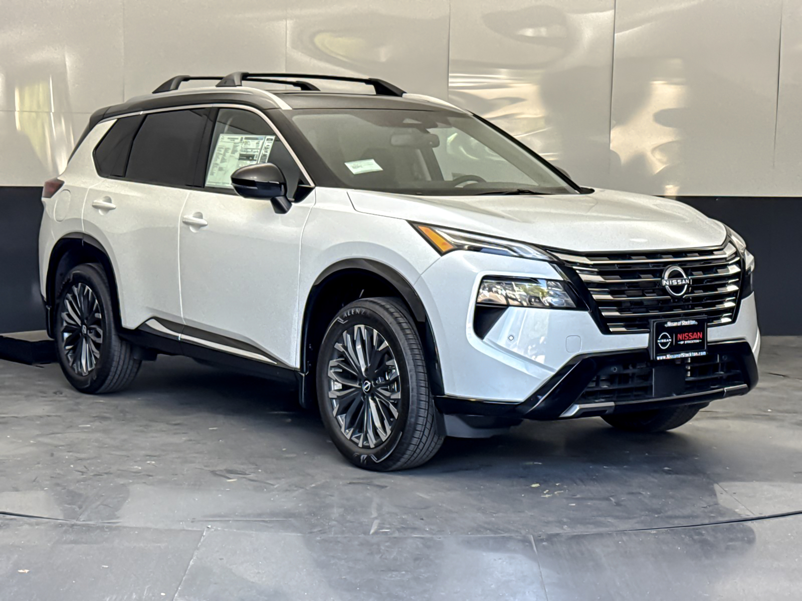 2026 Nissan Rogue Platinum AWD's photo