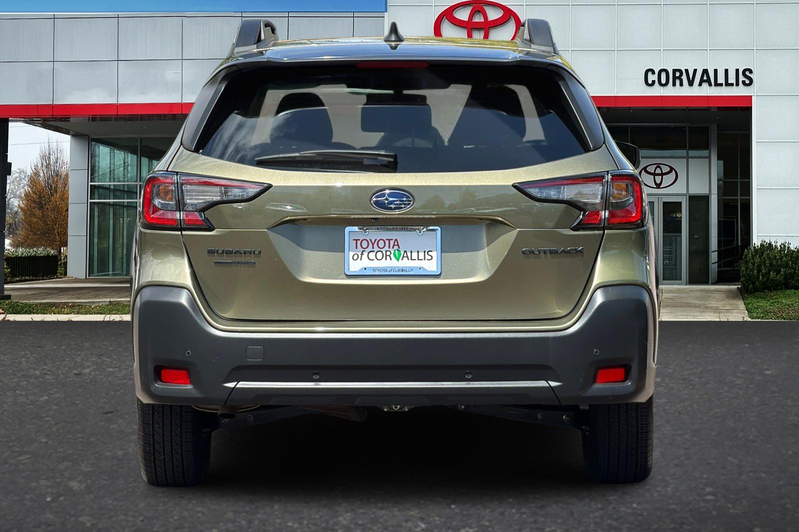 Used 2025 Green Subaru Onyx Edition image 5