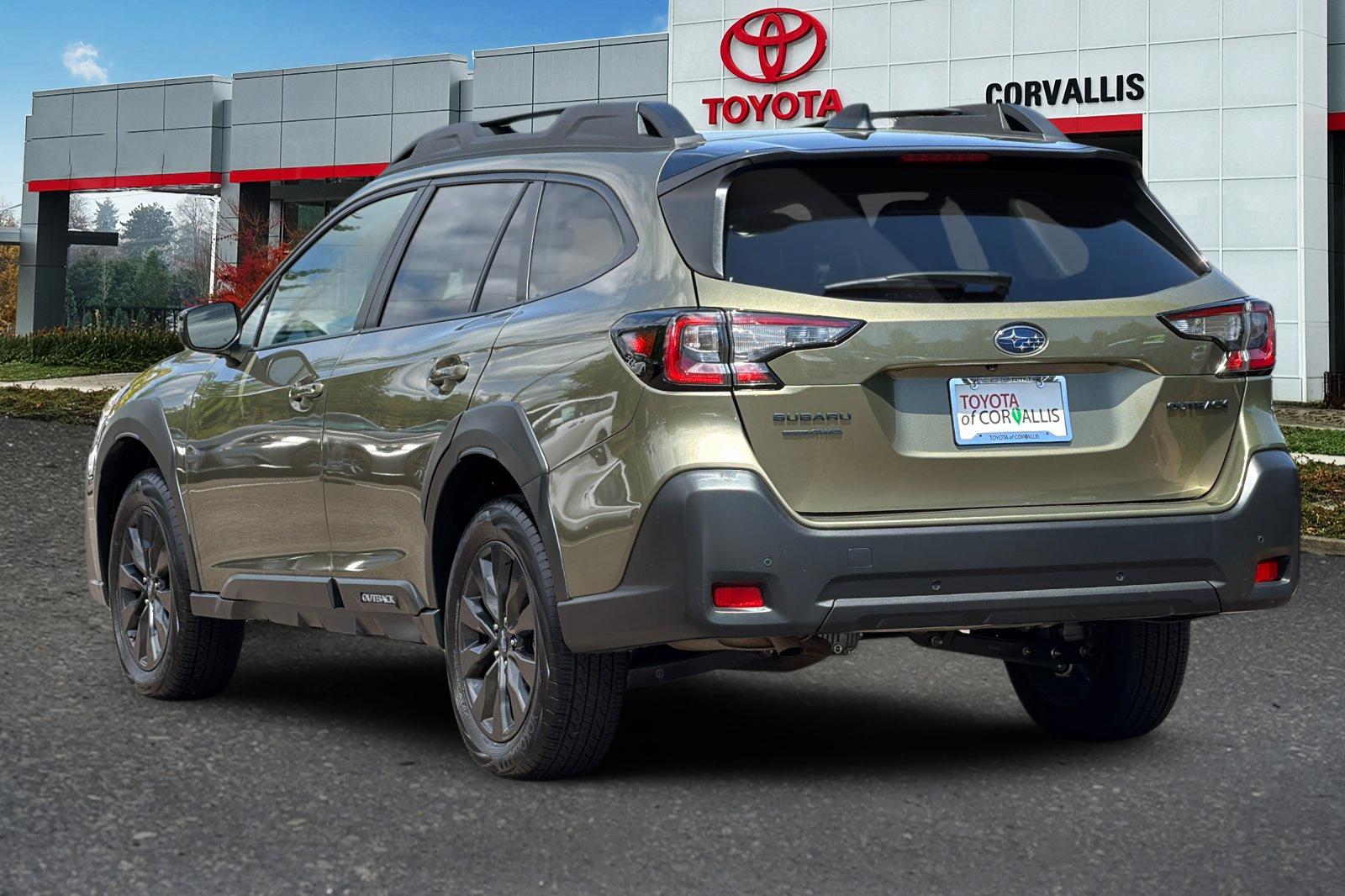 Used 2025 Green Subaru Onyx Edition image 6