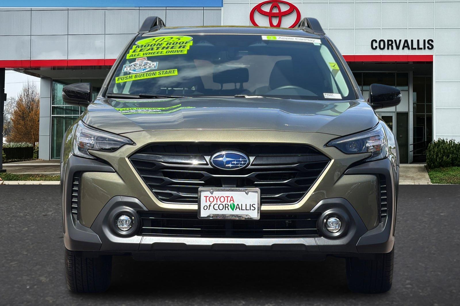 Used 2025 Green Subaru Onyx Edition image 9