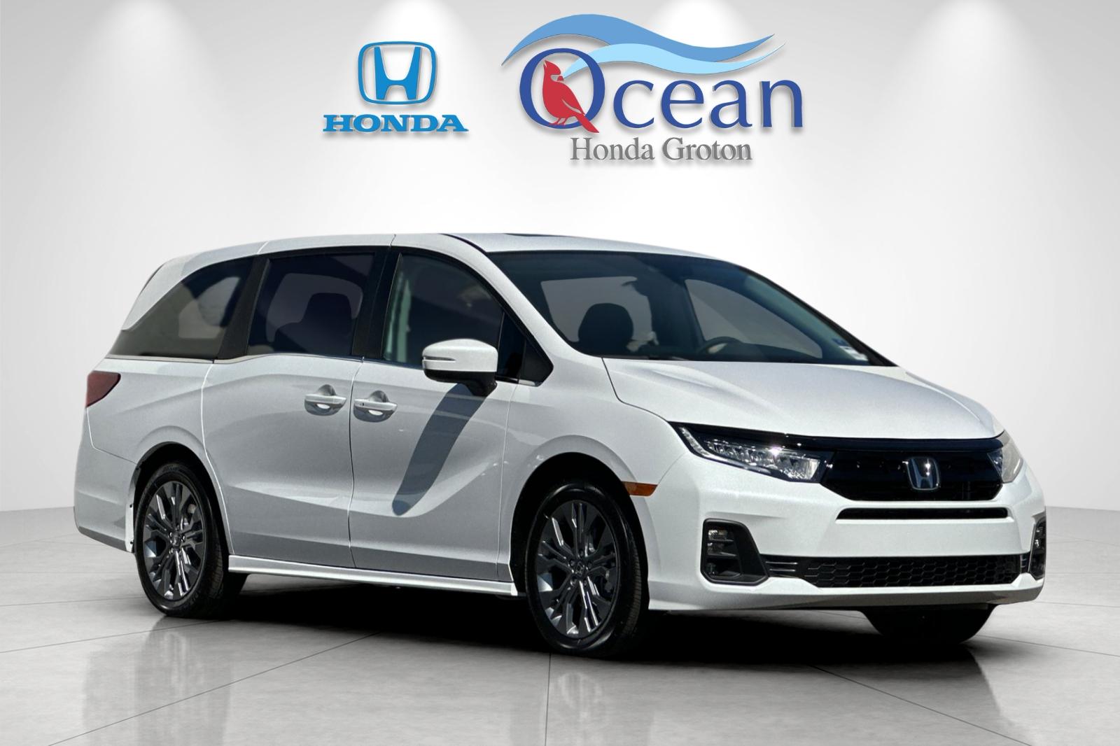 New 2026 Solar Silver Metallic Honda Touring image 7