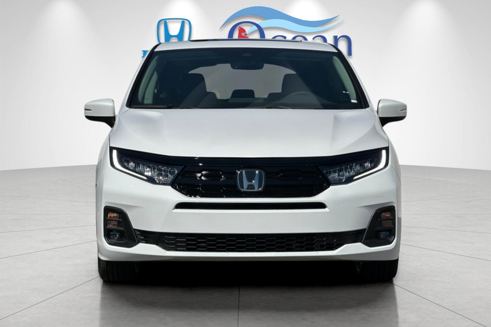 New 2026 Solar Silver Metallic Honda Touring image 8