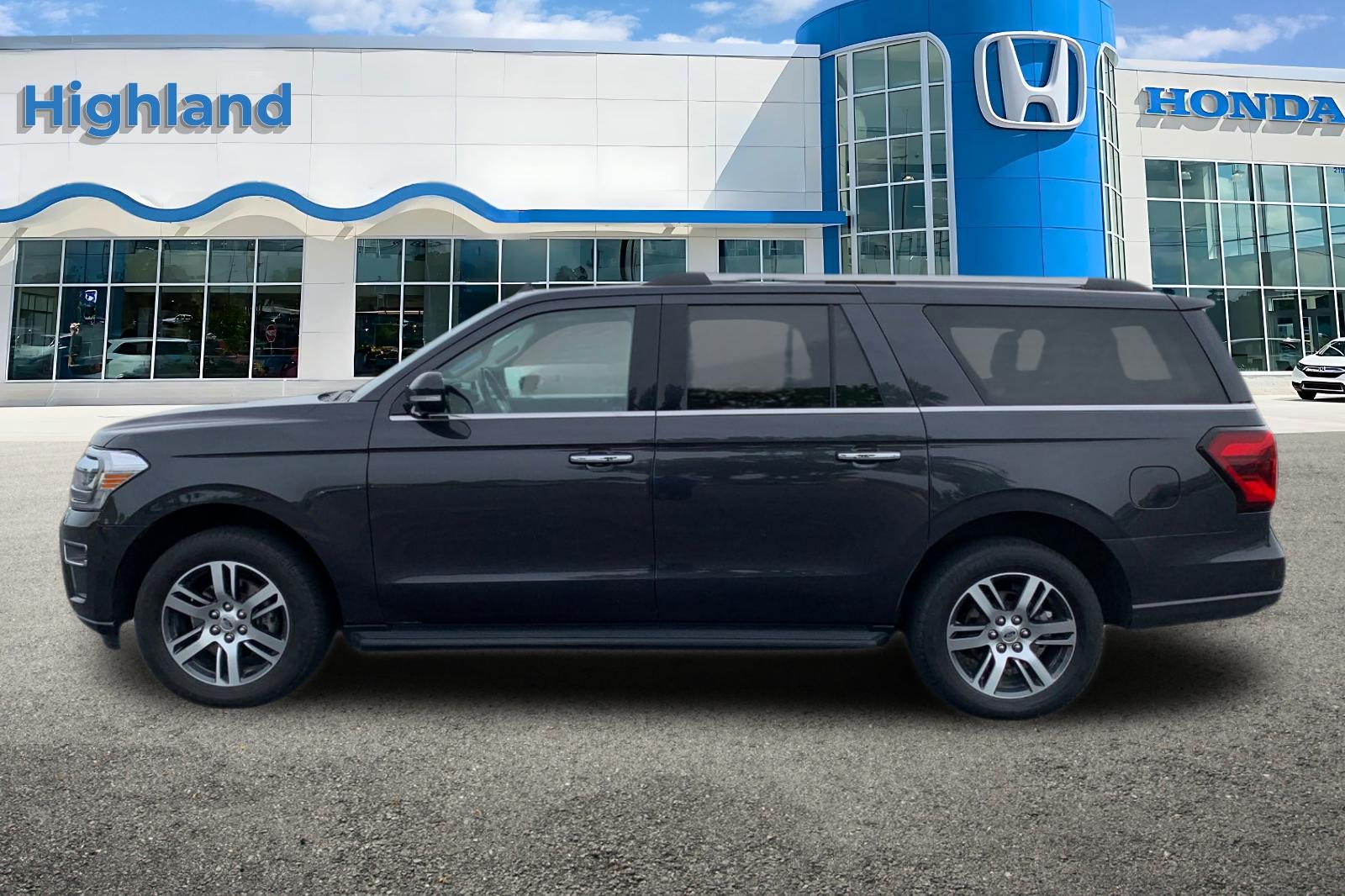 Used 2024 Gray Ford Limited image 2