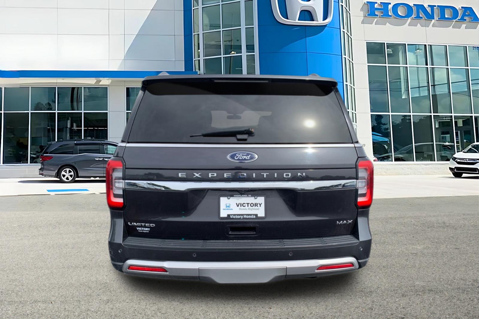 Used 2024 Gray Ford Limited image 4