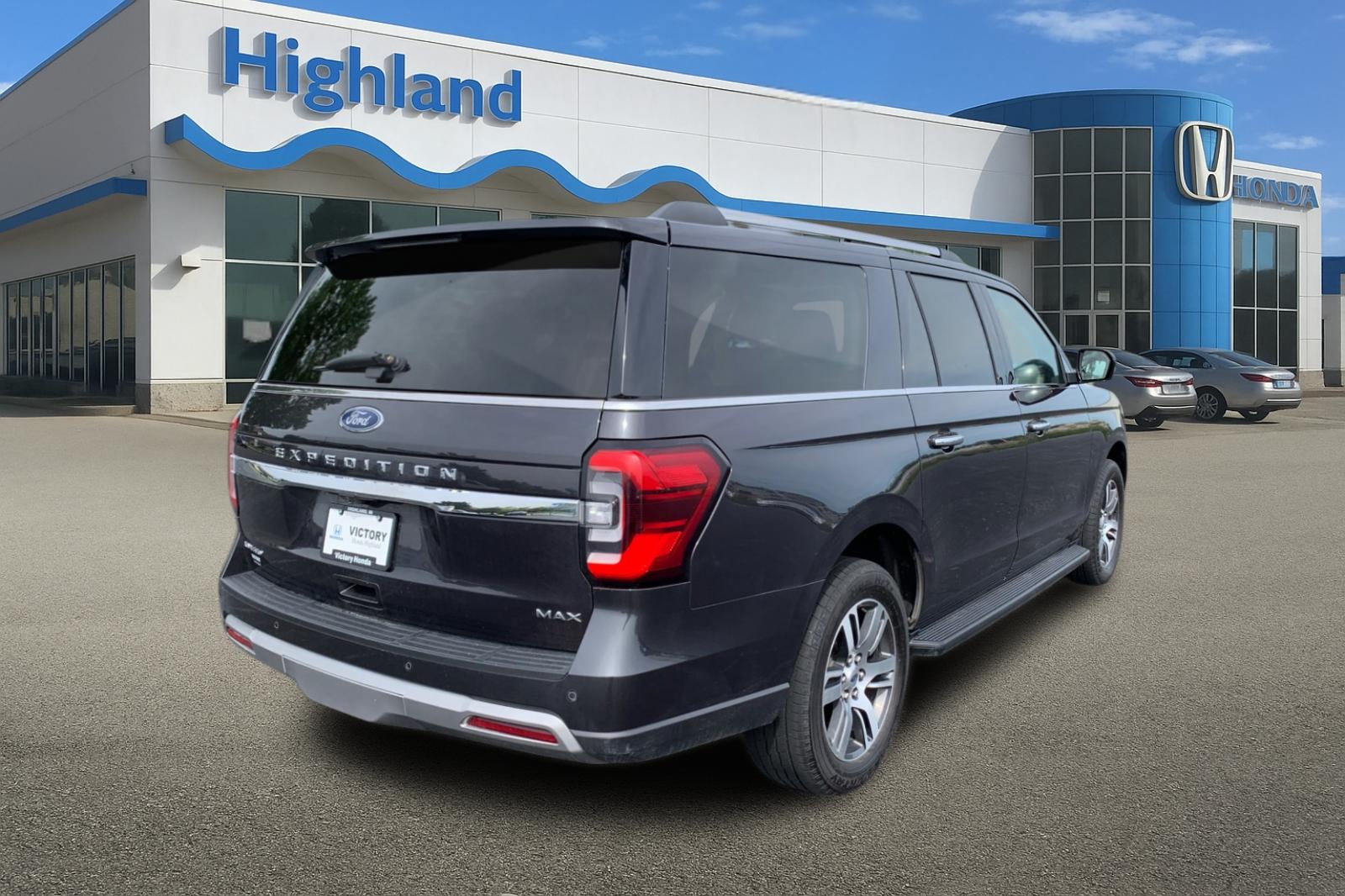 Used 2024 Gray Ford Limited image 5