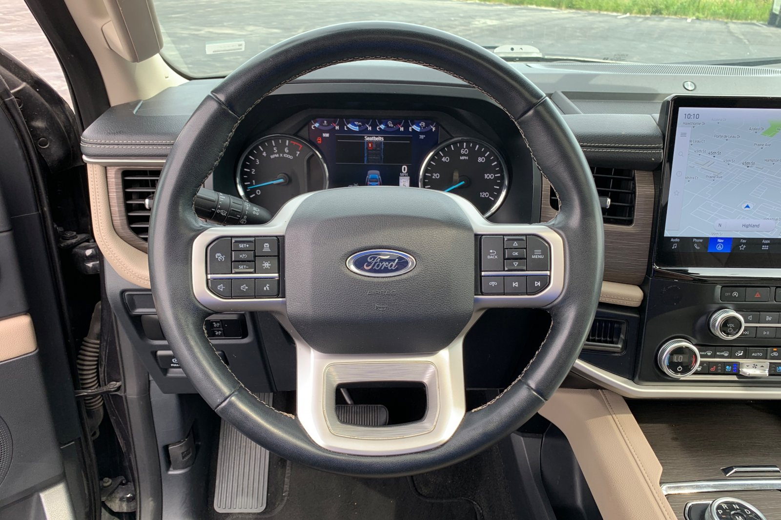 Used 2024 Gray Ford Limited image 31