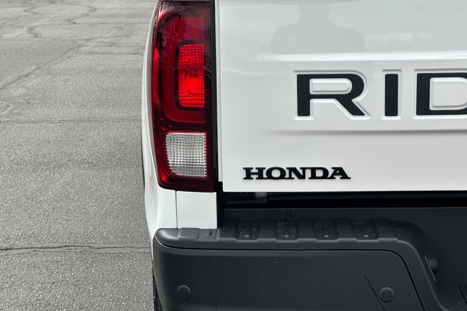 New 2026 Platinum White Pearl Honda Black Edition image 28