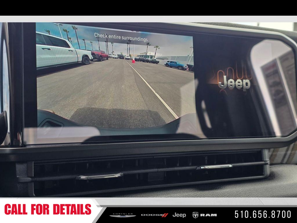 New 2026 Granite Crystal Metallic Clearcoat Jeep 85th Anniversary Edition image 18