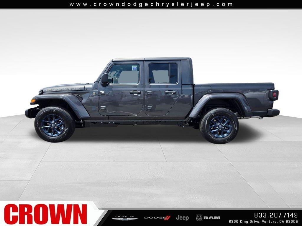 New 2026 Granite Crystal Metallic Clearcoat Jeep 85th Anniversary Edition image 29