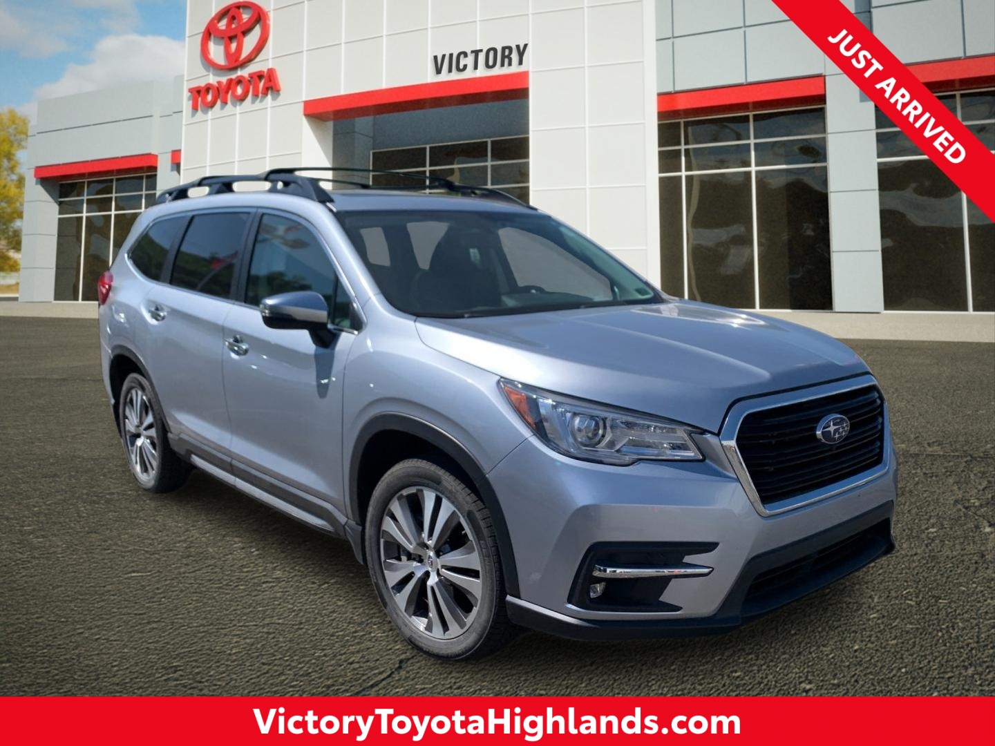 2022 Subaru Ascent Touring's photo