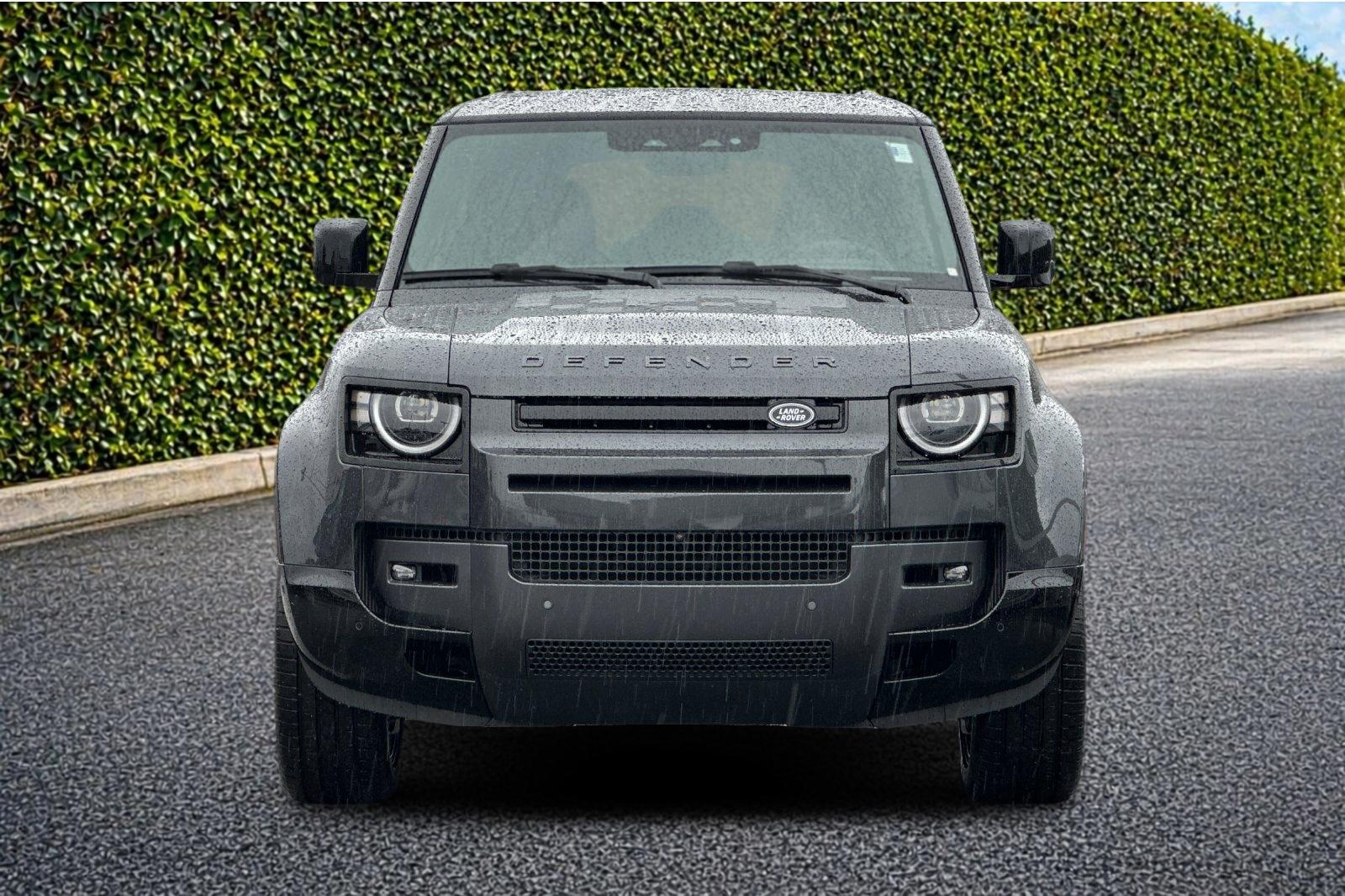 New 2026 Carpathian Grey Land Rover X-Dynamic SE image 9