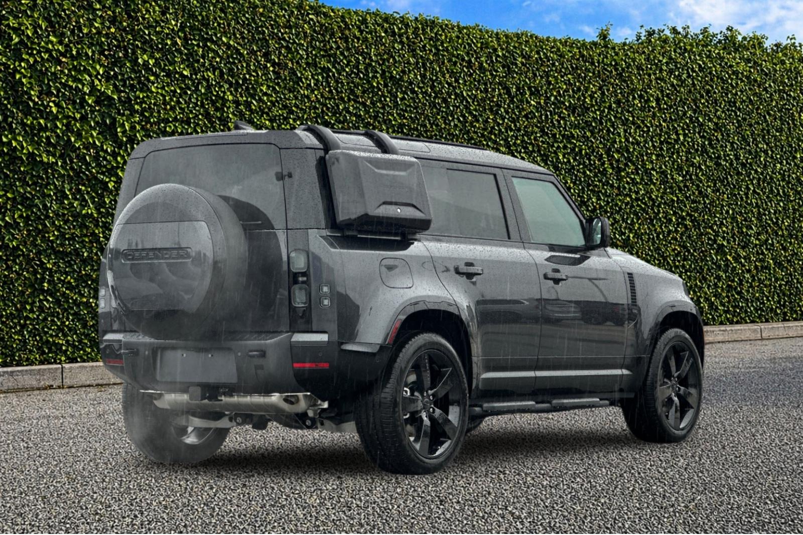 New 2026 Carpathian Grey Land Rover X-Dynamic SE image 6