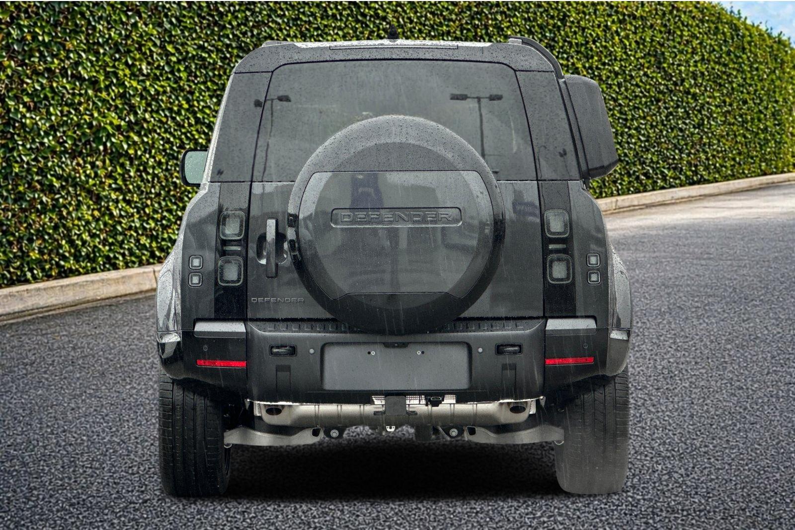 New 2026 Carpathian Grey Land Rover X-Dynamic SE image 5