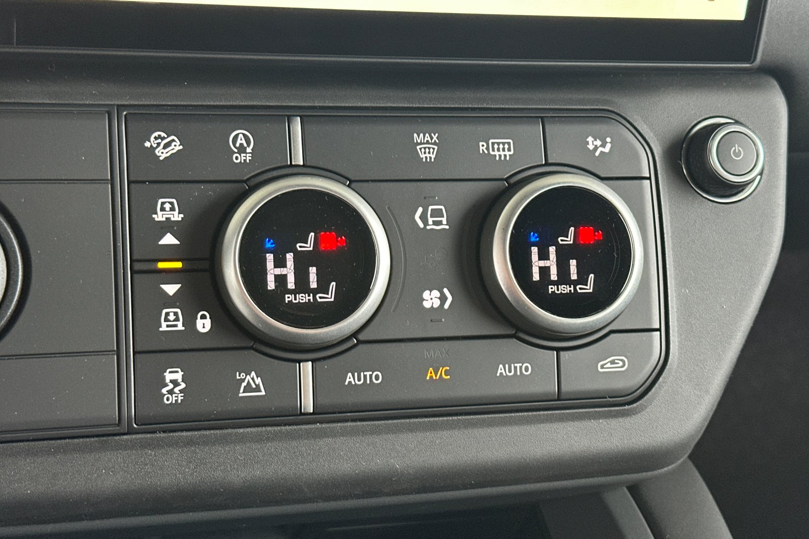 New 2026 Carpathian Grey Land Rover X-Dynamic SE image 21