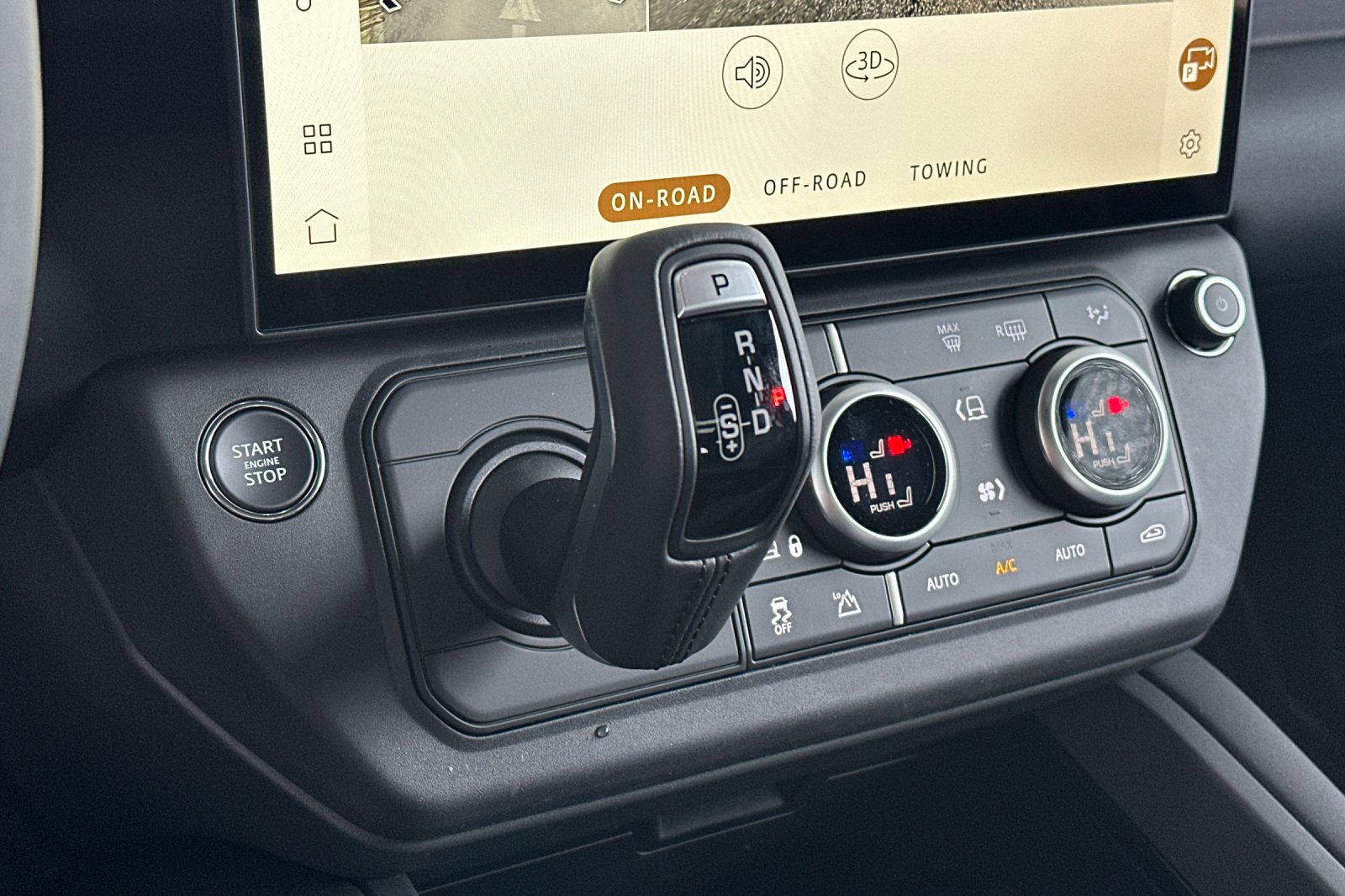 New 2026 Carpathian Grey Land Rover X-Dynamic SE image 22