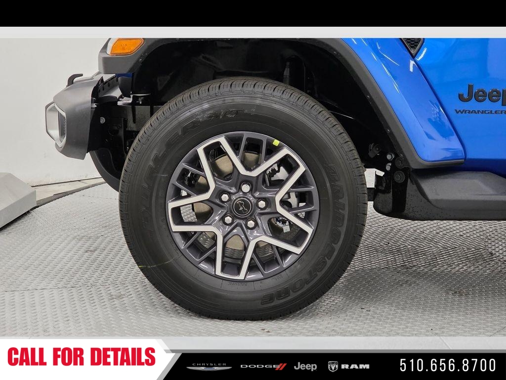 New 2026 Hydro Blue Pearl-Coat Exterior Paint Jeep Sahara image 9