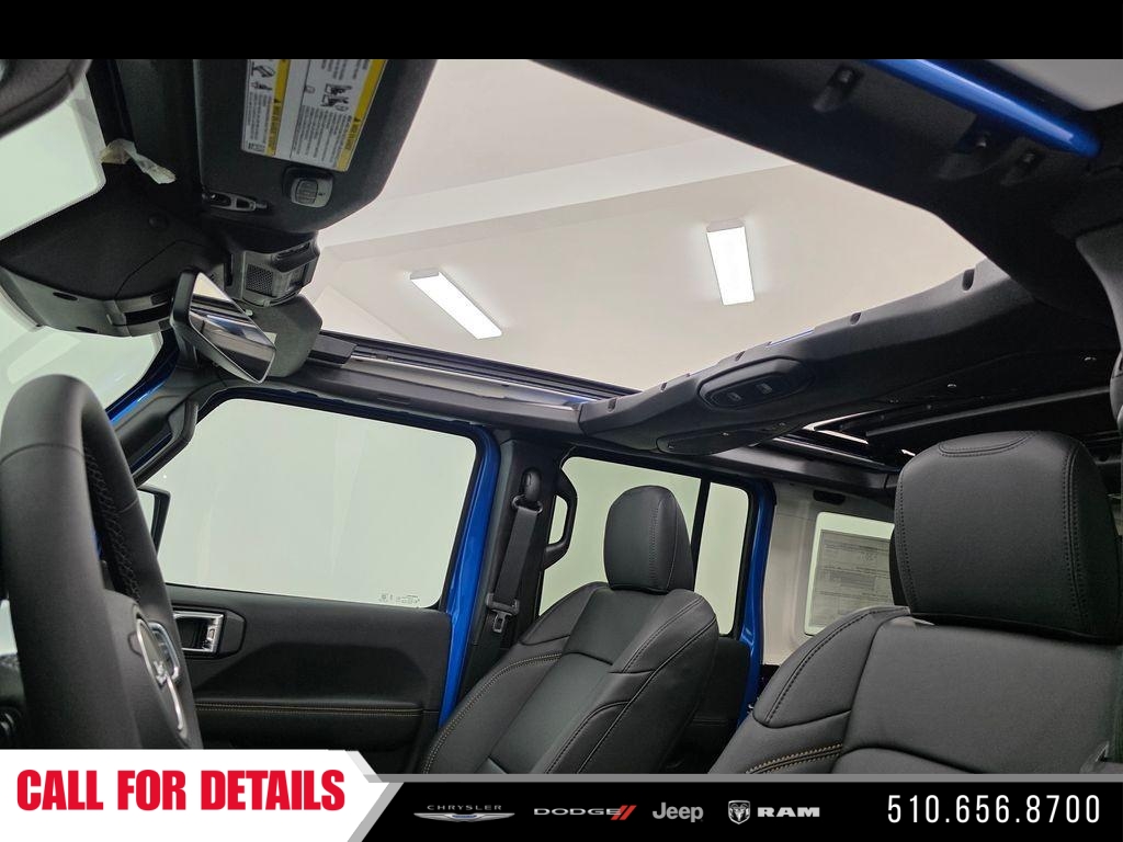 New 2026 Hydro Blue Pearl-Coat Exterior Paint Jeep Sahara image 17