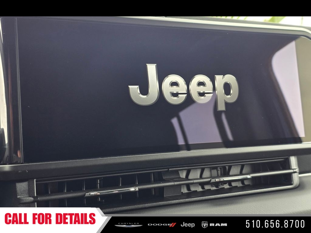 New 2026 Hydro Blue Pearl-Coat Exterior Paint Jeep Sahara image 21