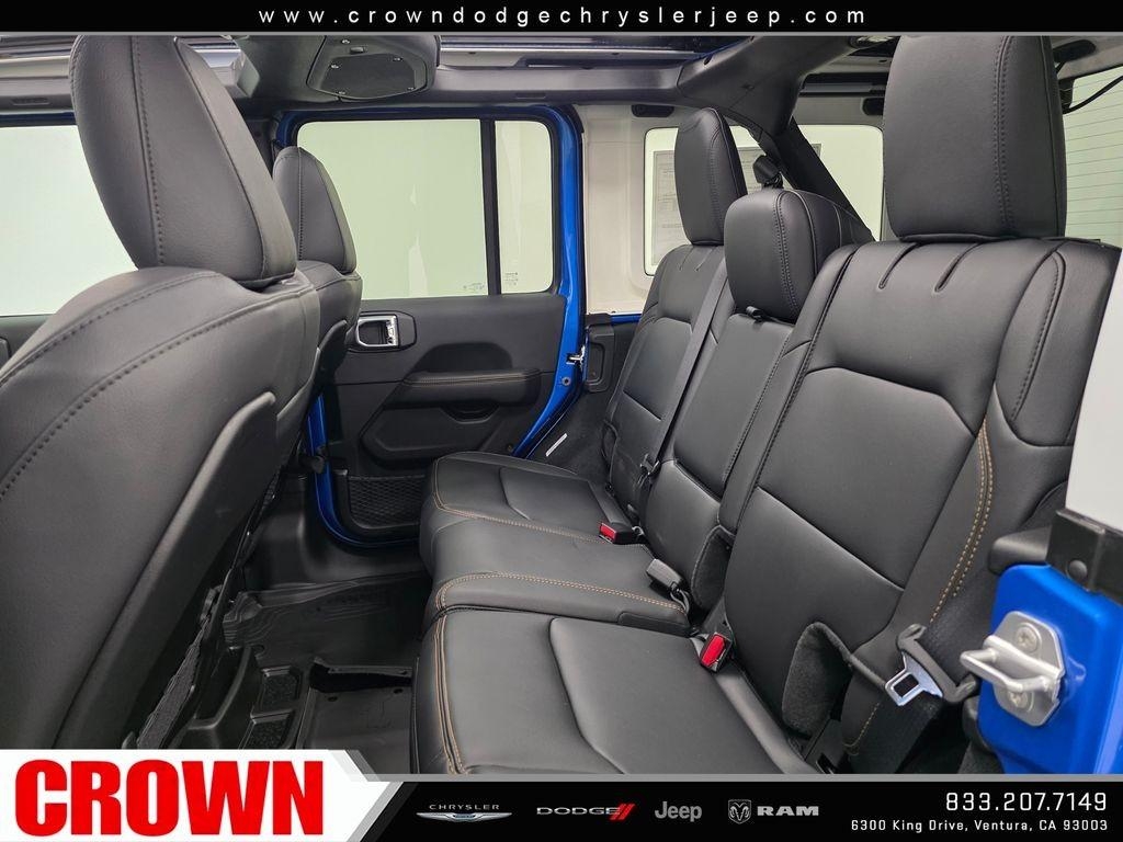 New 2026 Hydro Blue Pearl-Coat Exterior Paint Jeep Sahara image 40