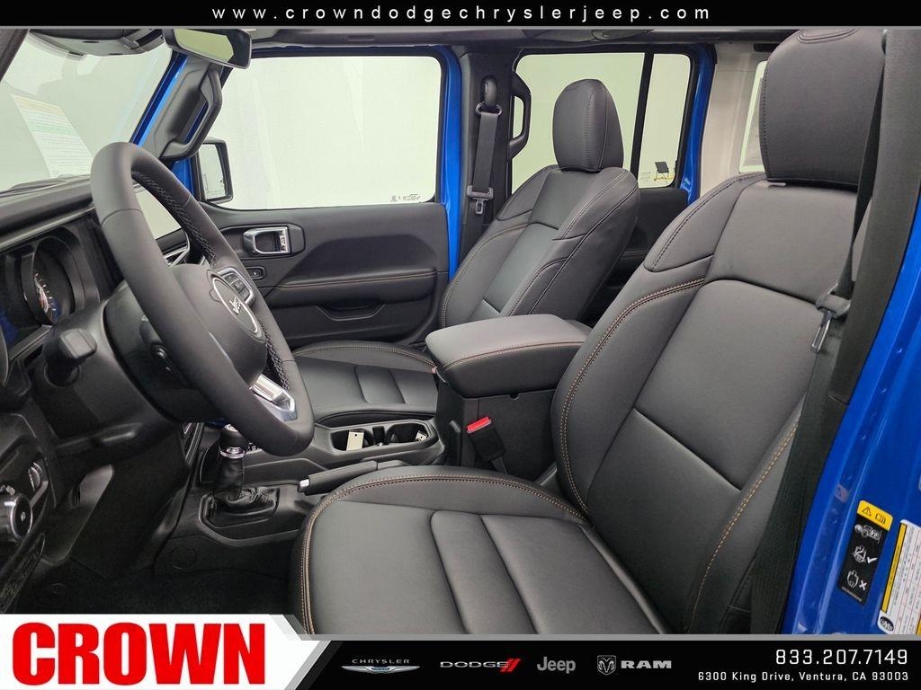 New 2026 Hydro Blue Pearl-Coat Exterior Paint Jeep Sahara image 41