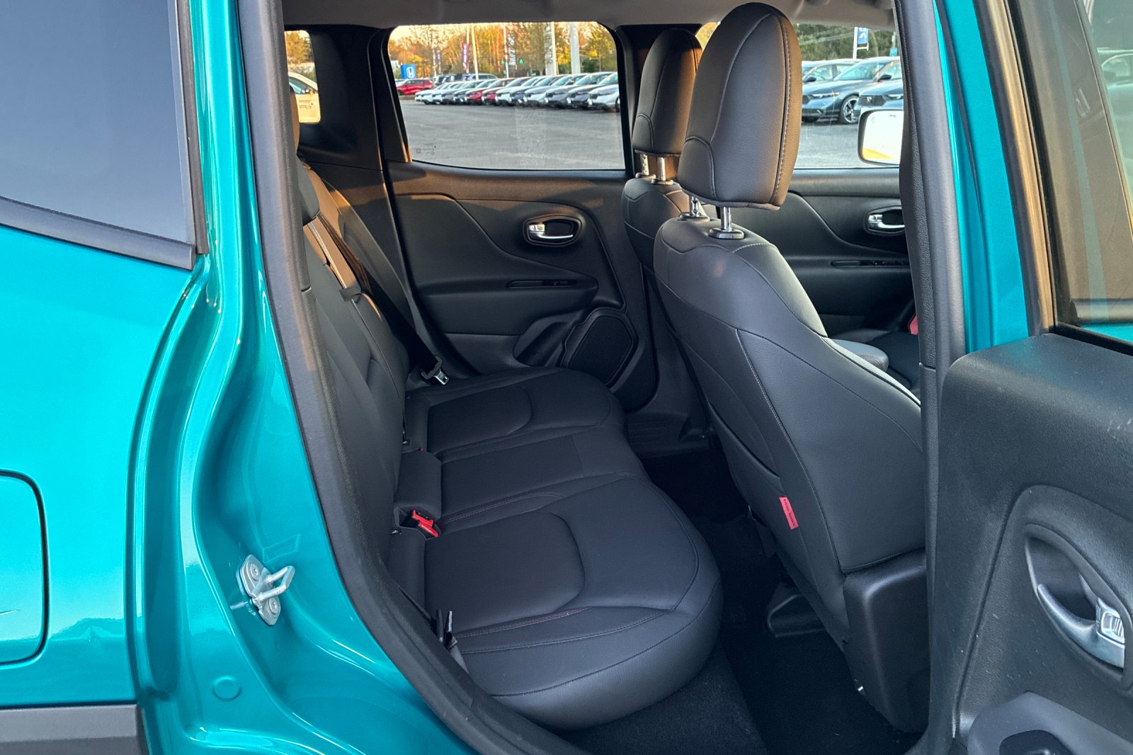 Used 2022 Bikini Metallic Clearcoat Jeep Trailhawk image 16