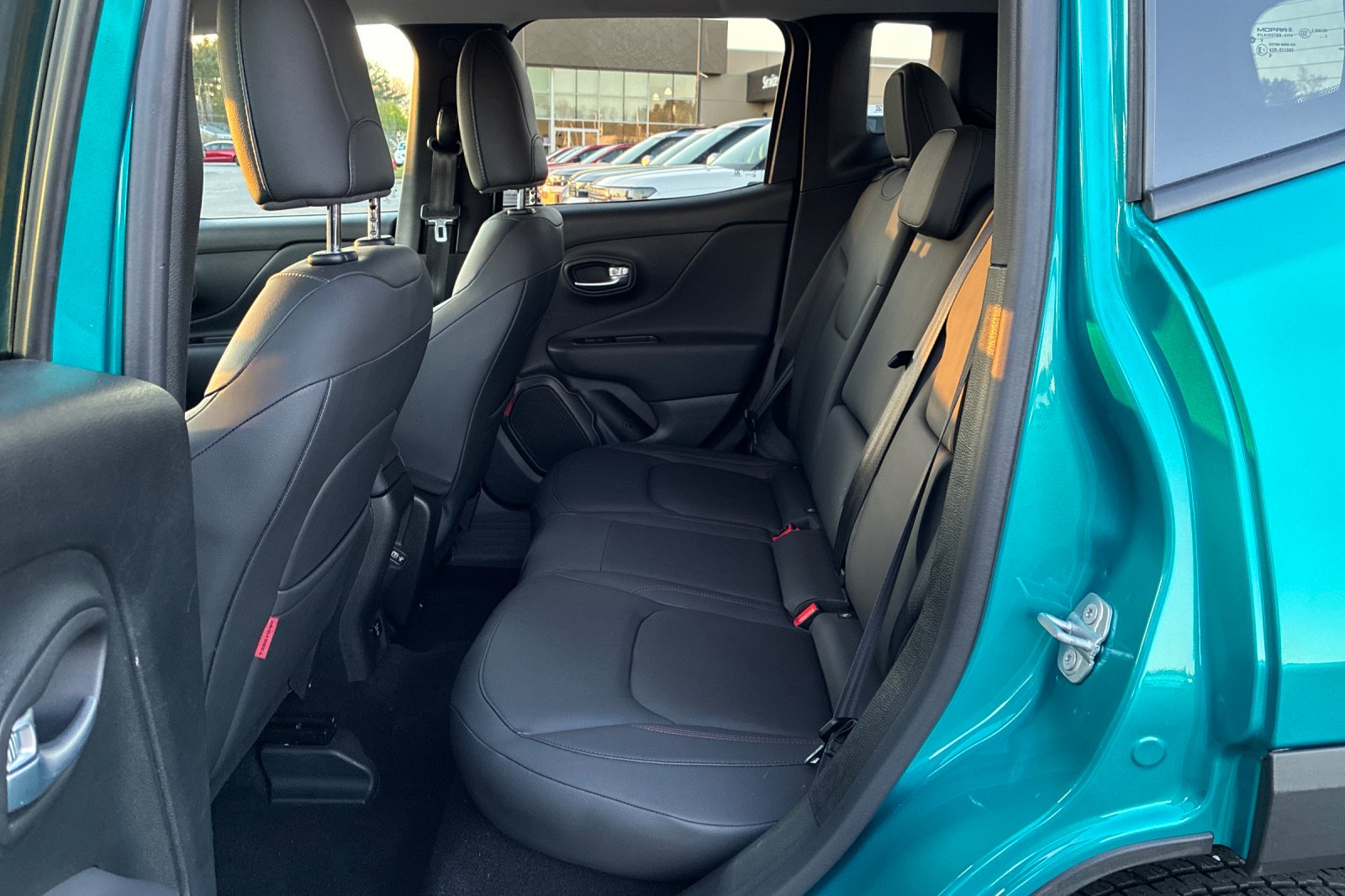 Used 2022 Bikini Metallic Clearcoat Jeep Trailhawk image 13