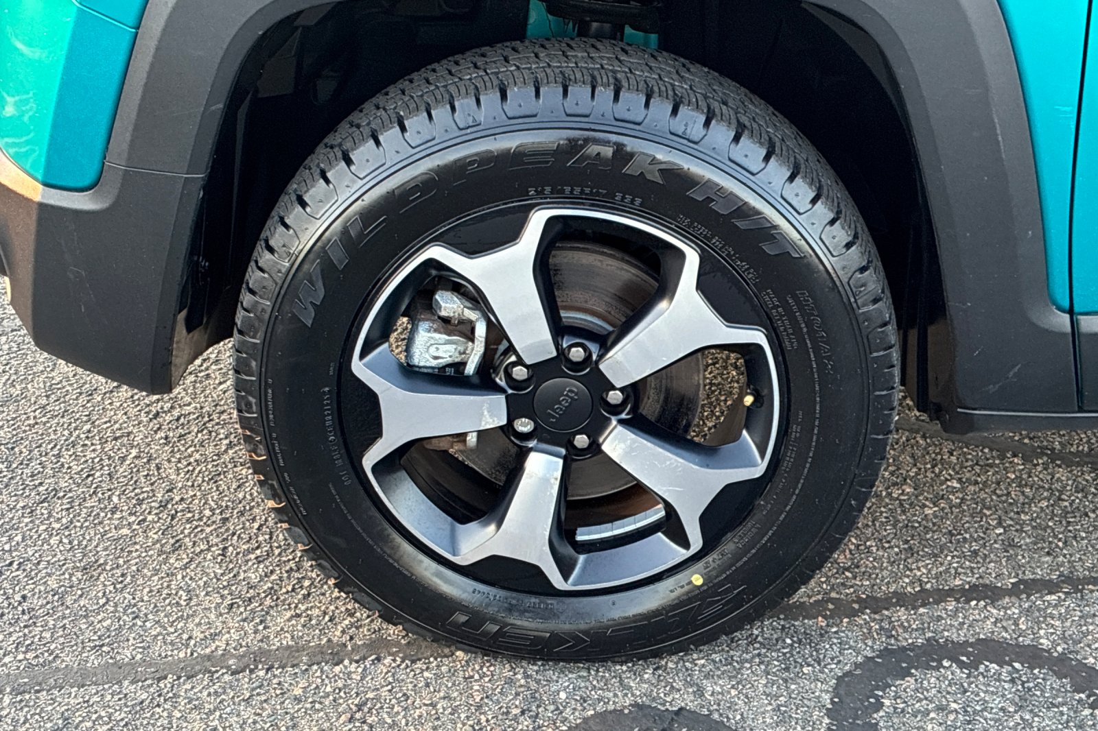 Used 2022 Bikini Metallic Clearcoat Jeep Trailhawk image 35