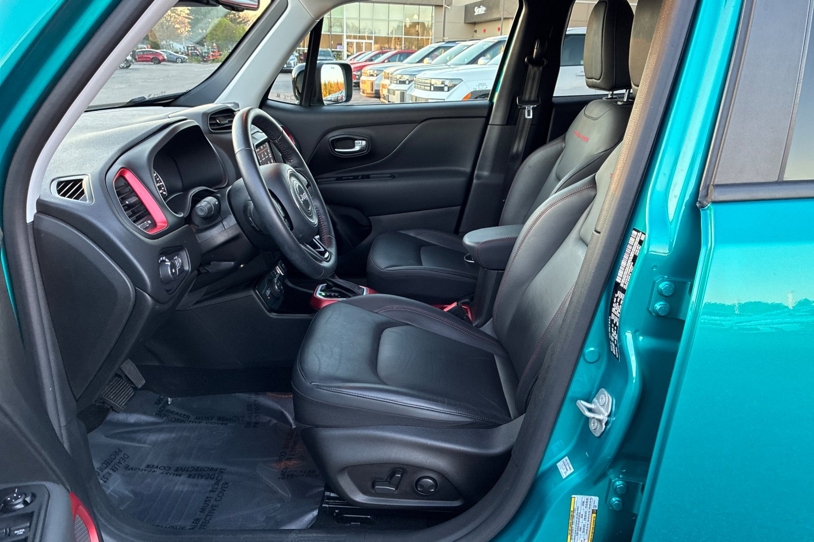 Used 2022 Bikini Metallic Clearcoat Jeep Trailhawk image 9