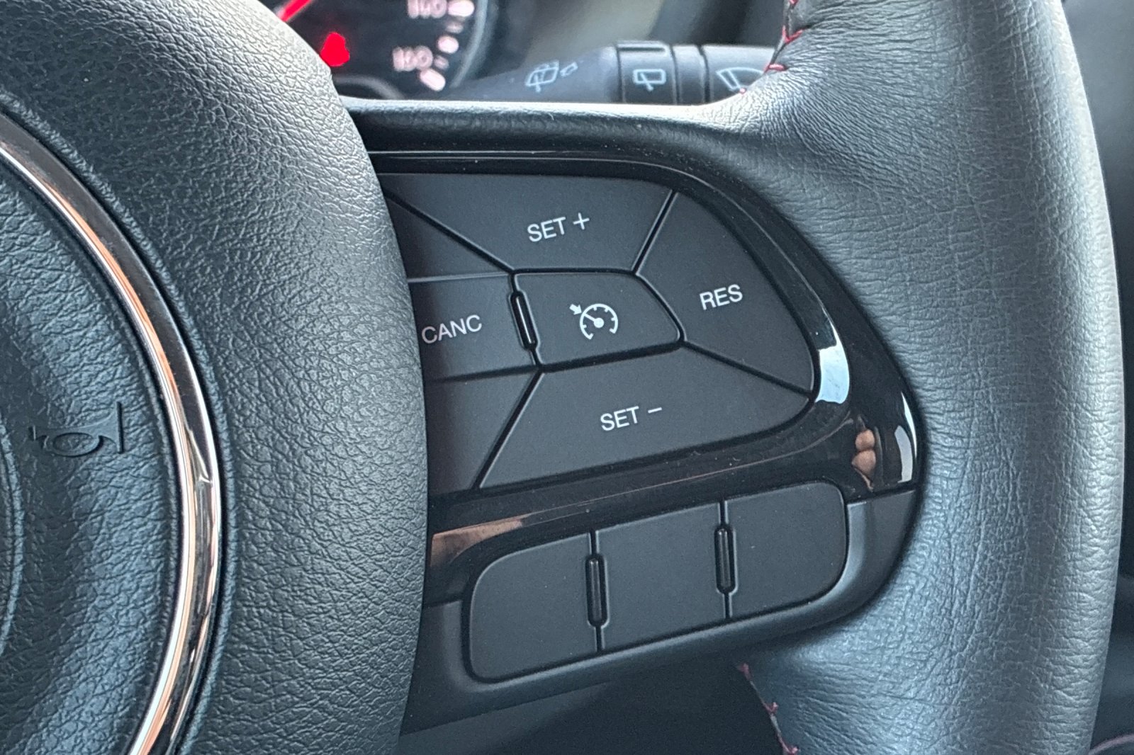 Used 2022 Bikini Metallic Clearcoat Jeep Trailhawk image 30