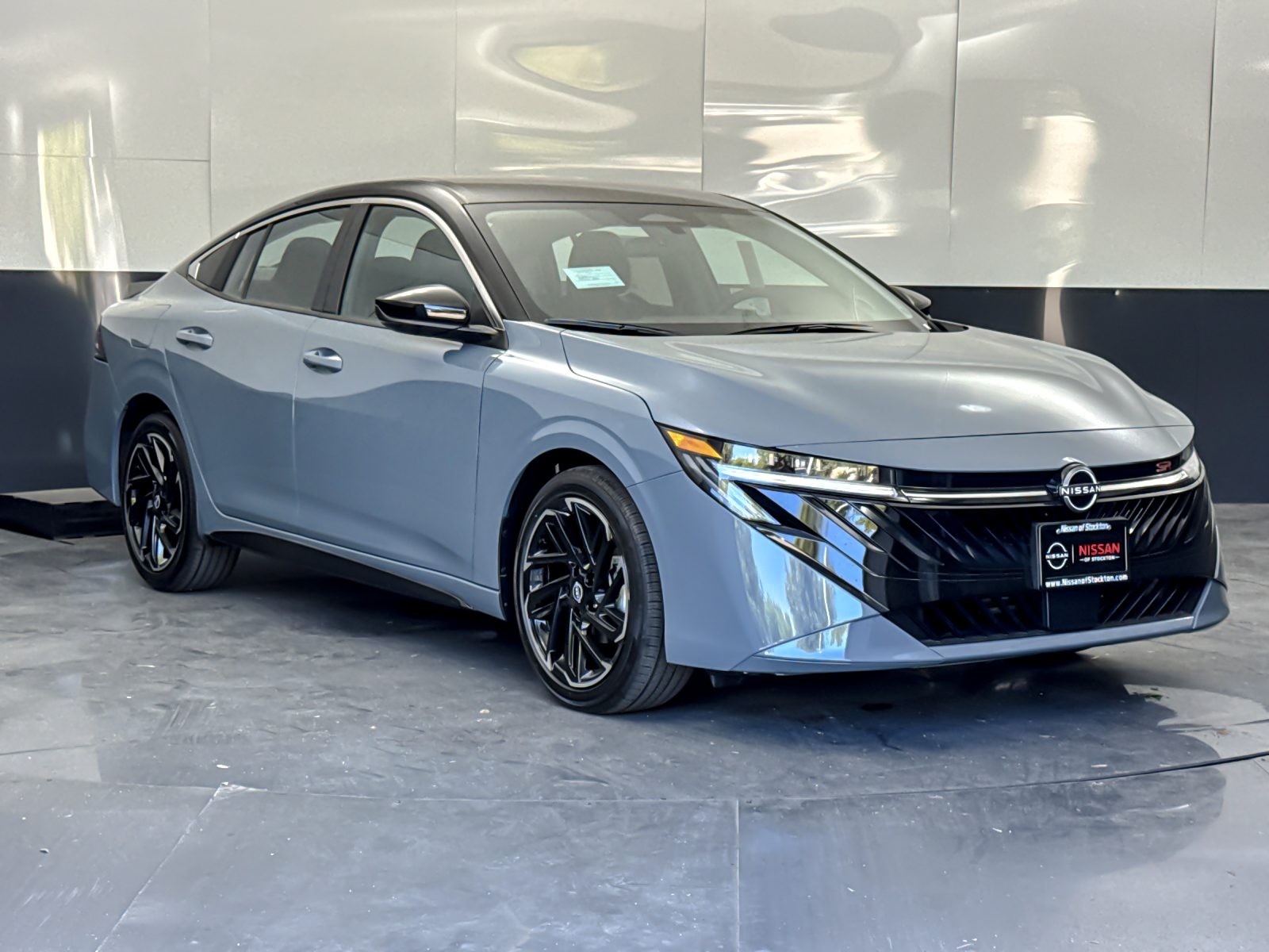 2026 Nissan Sentra SR CVT's photo