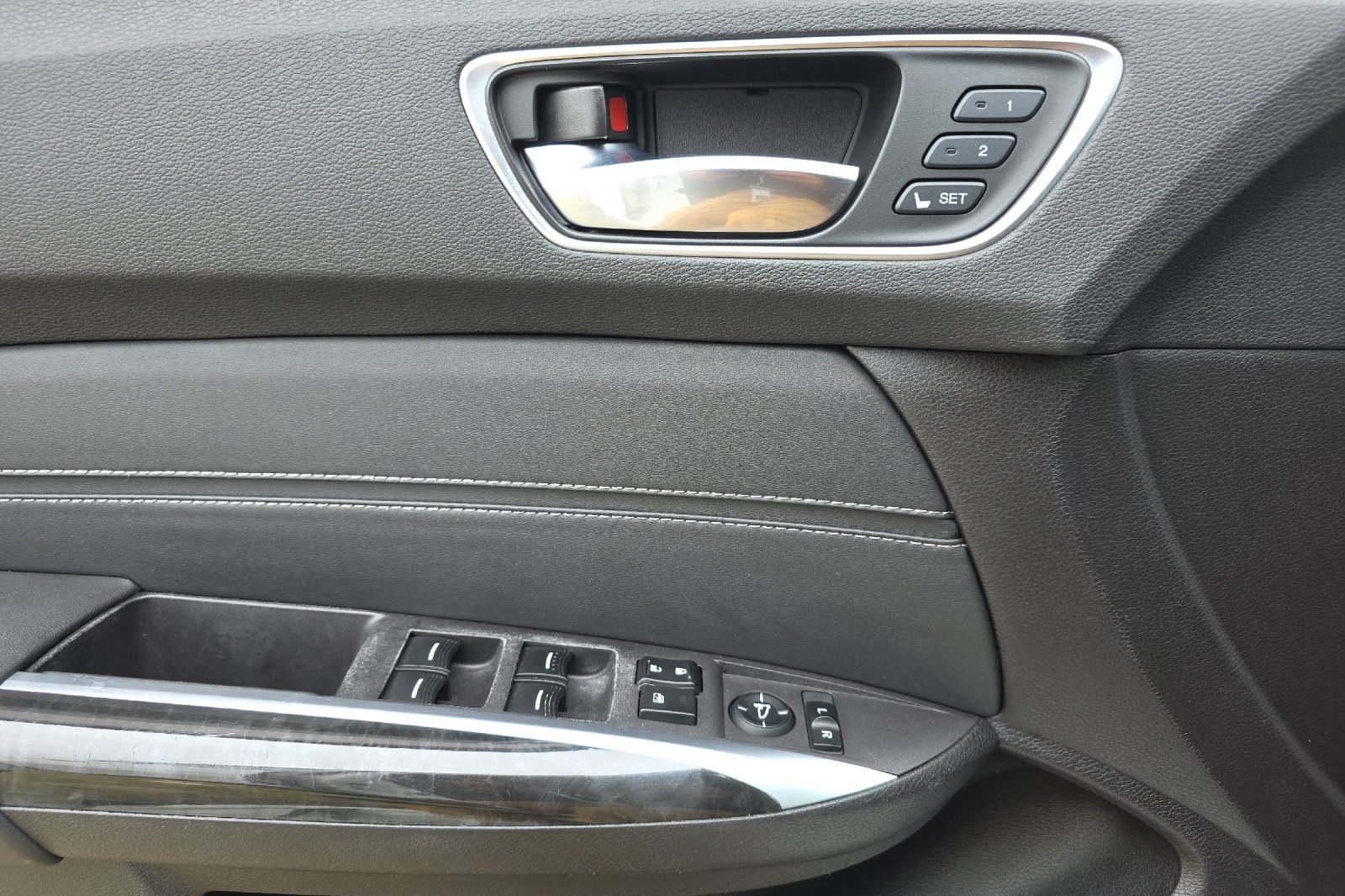 Used 2018  Acura 3.5L V6 image 11