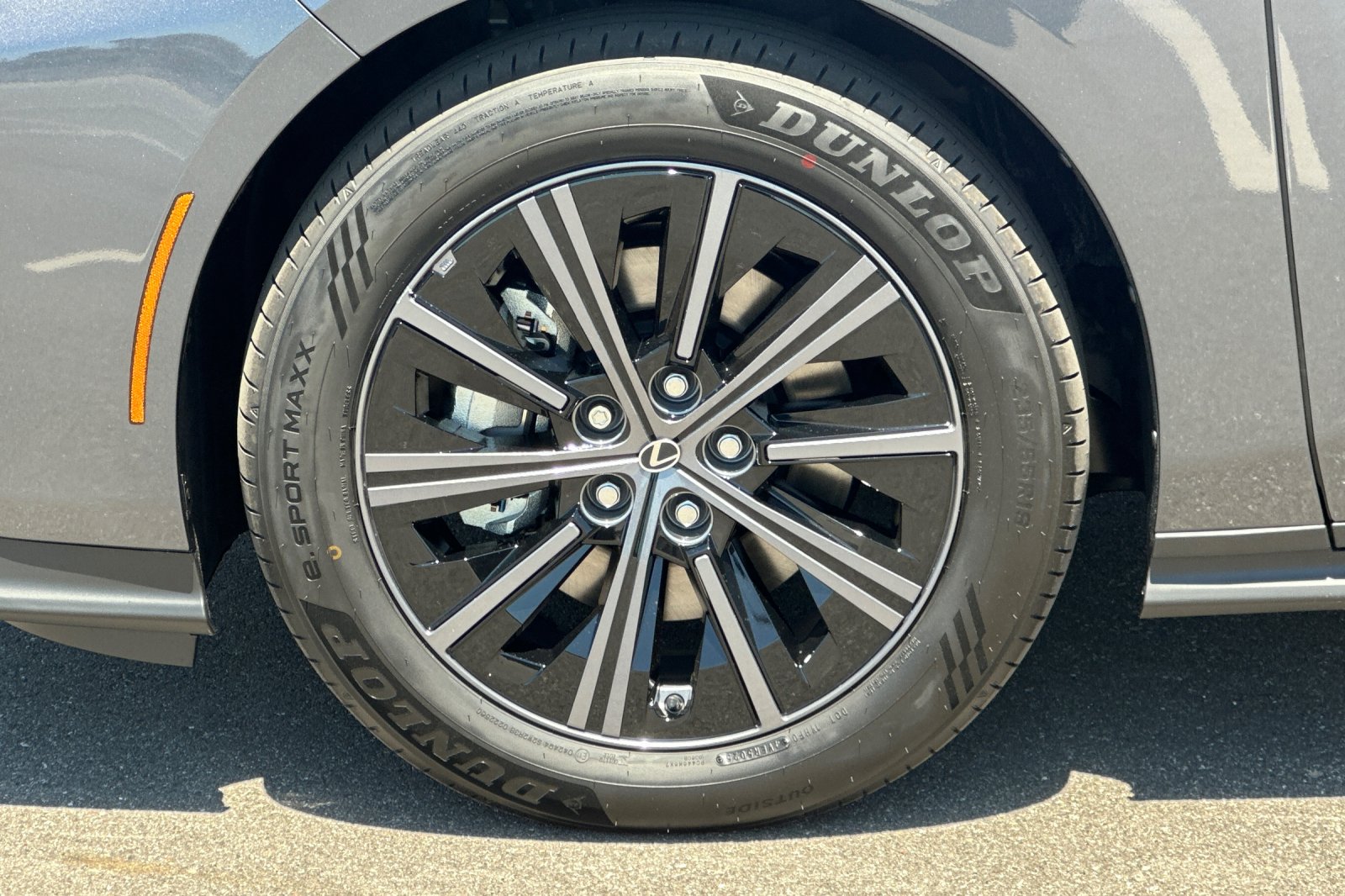 New 2026 Cloudburst Gray Lexus ES 350e PREMIUM image 24